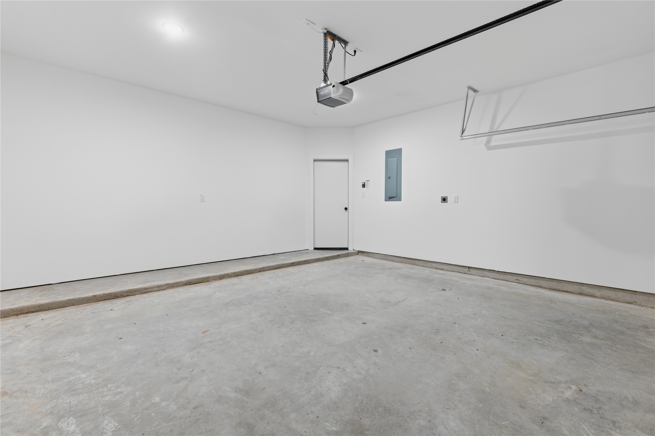 812 Elkhart Street B Property Photo 34