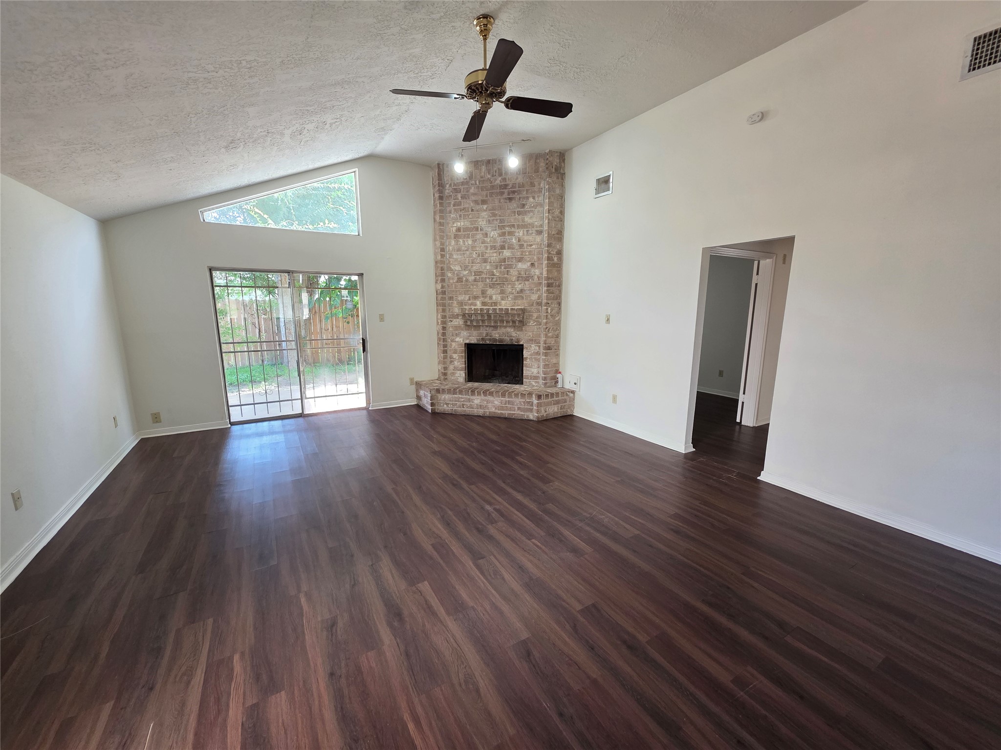 11726 Plumbrook Drive Property Photo 4