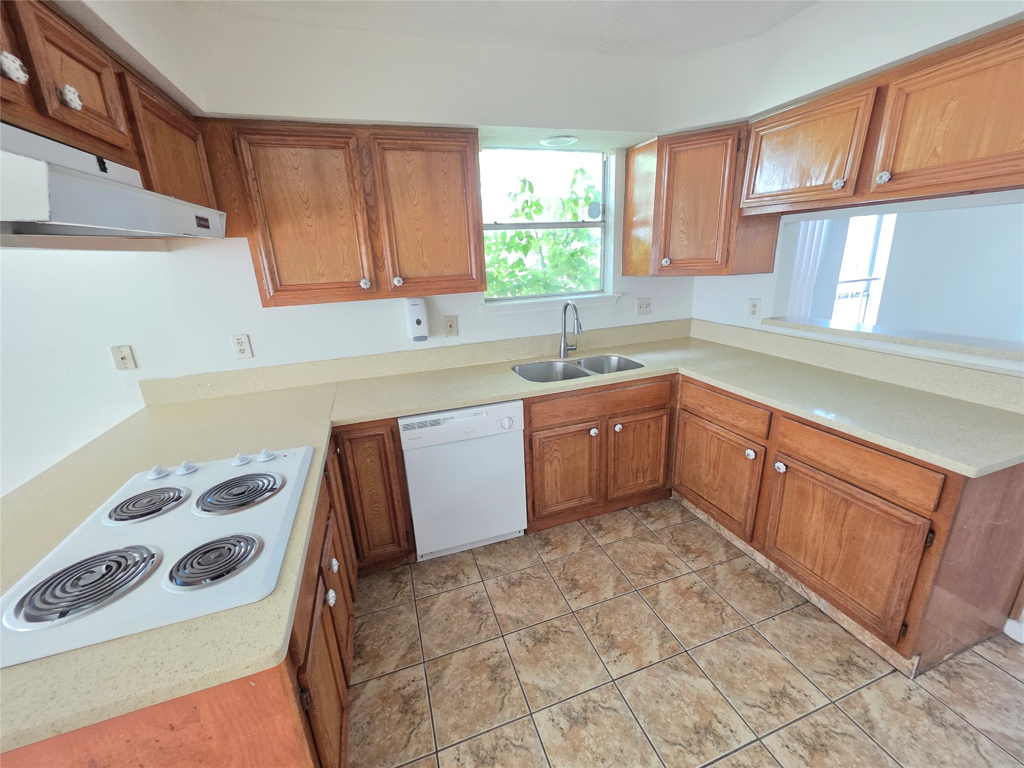 11726 Plumbrook Drive Property Photo 7