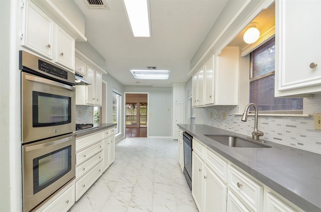 15815 Boulder Oaks Drive Property Photo 15