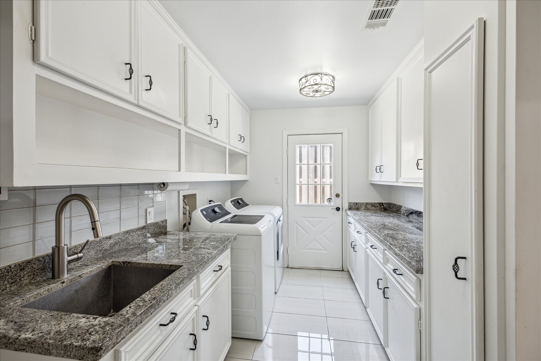 250 Gessner Road Property Photo 20