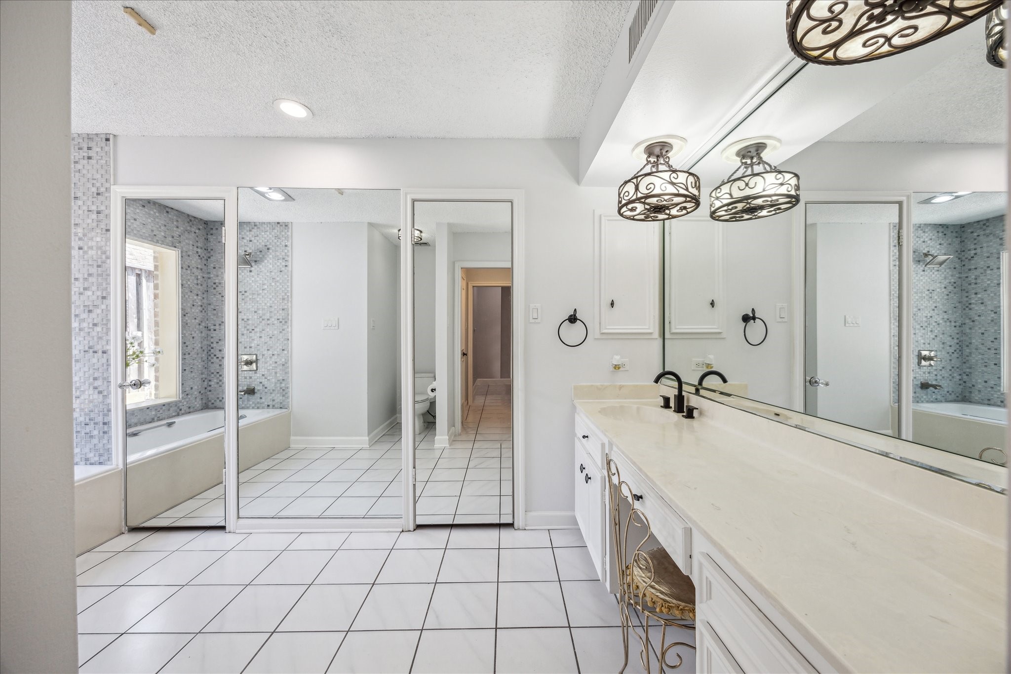 250 Gessner Road Property Photo 25
