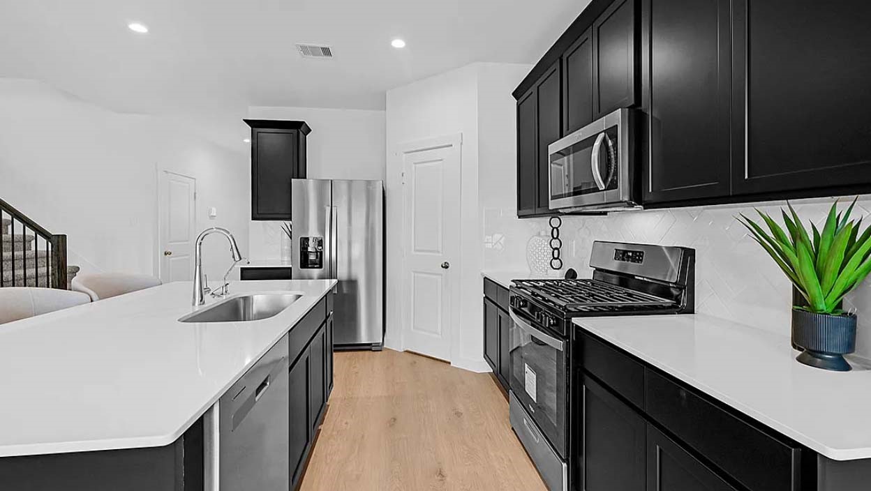 10734 Dogwood Sky Drive Property Photo 5