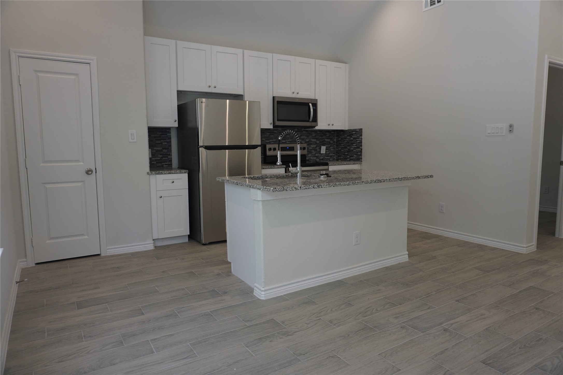 10023 Calendar St Property Photo 6