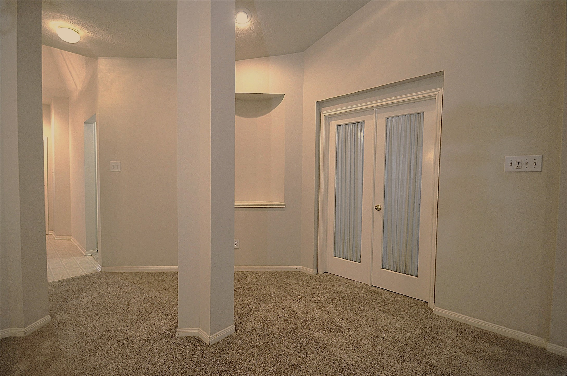 4831 Elkmont Court Property Photo 4