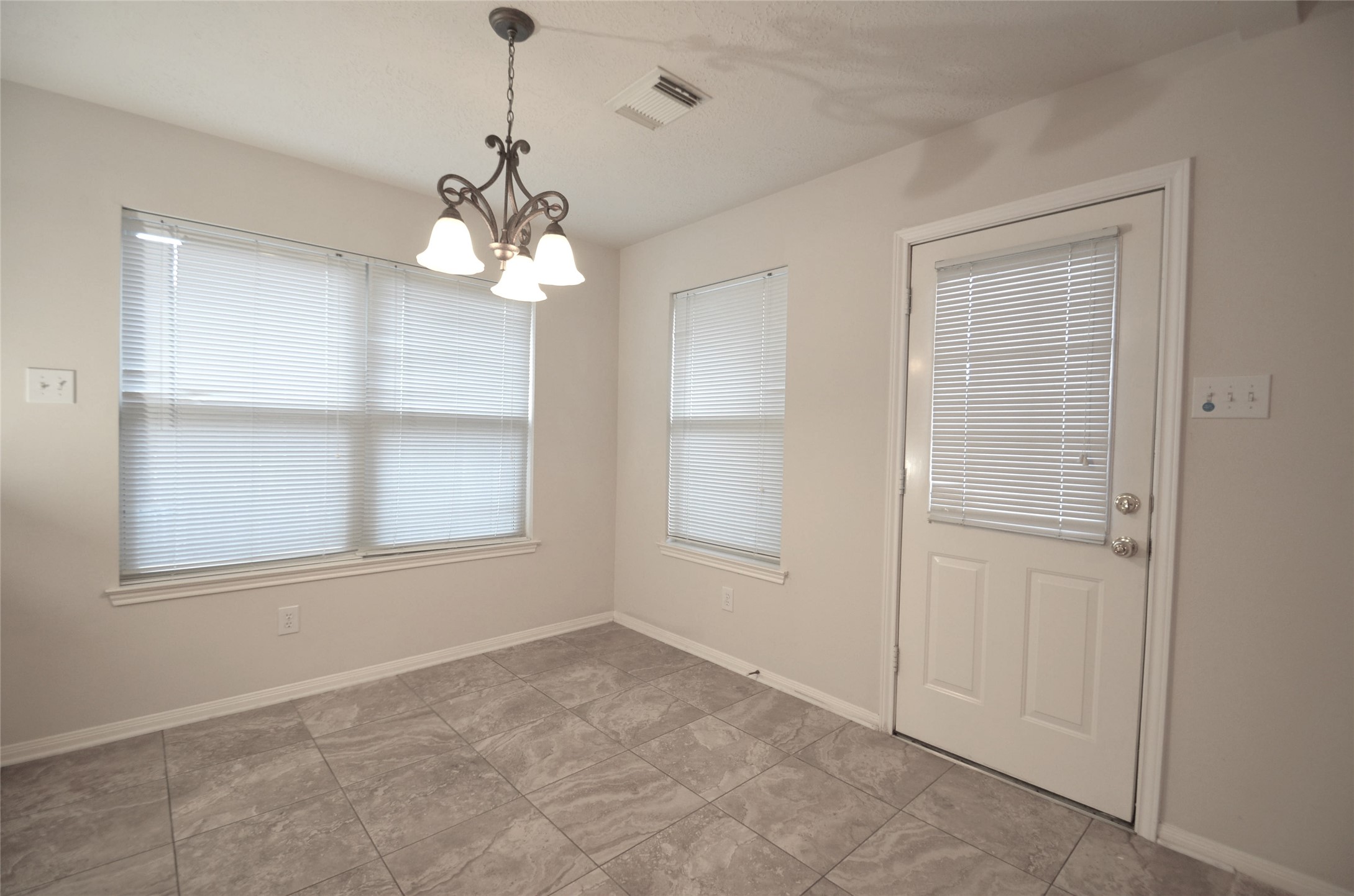 4831 Elkmont Court Property Photo 9