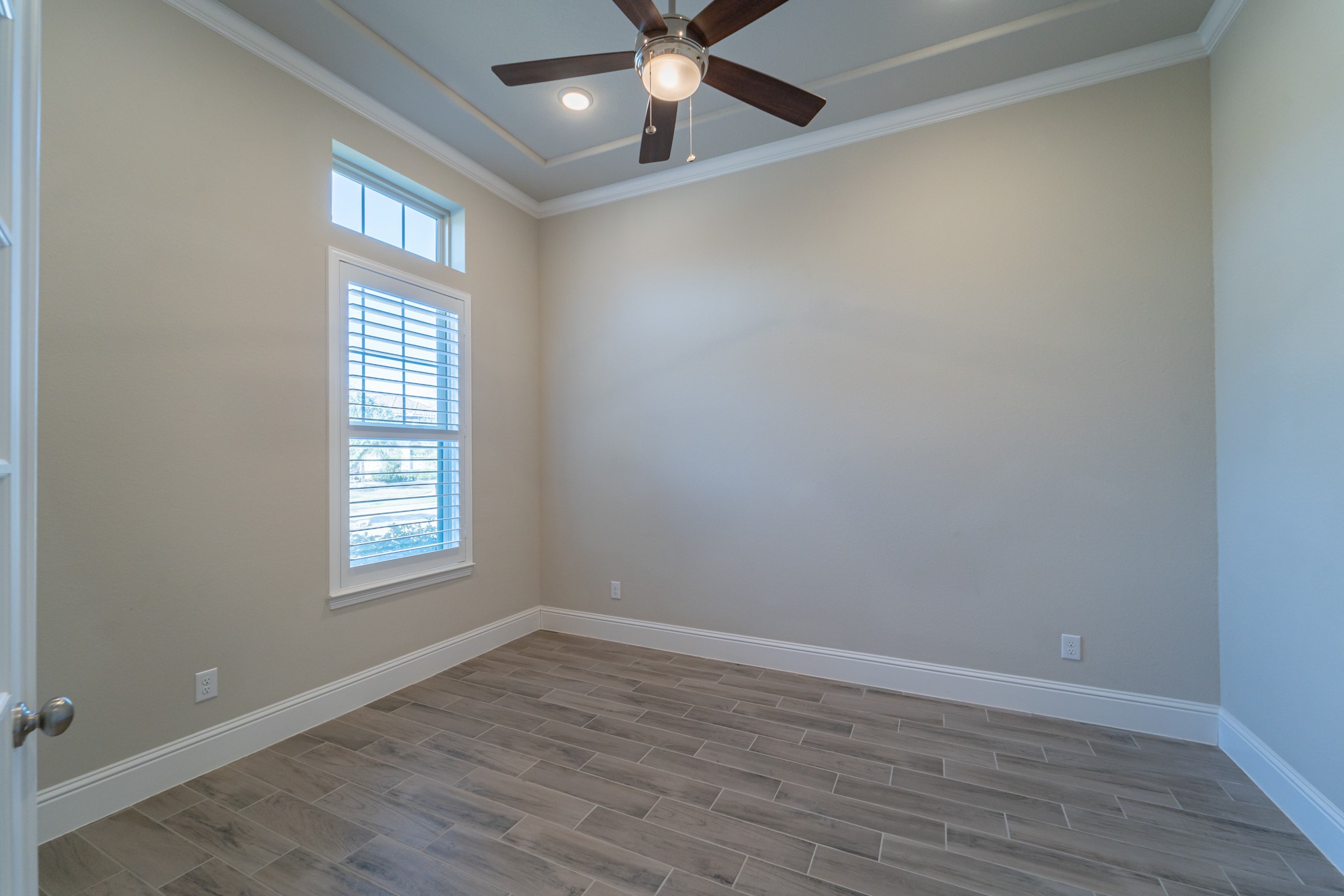 5715 Mogo Creek Lane Property Photo 5