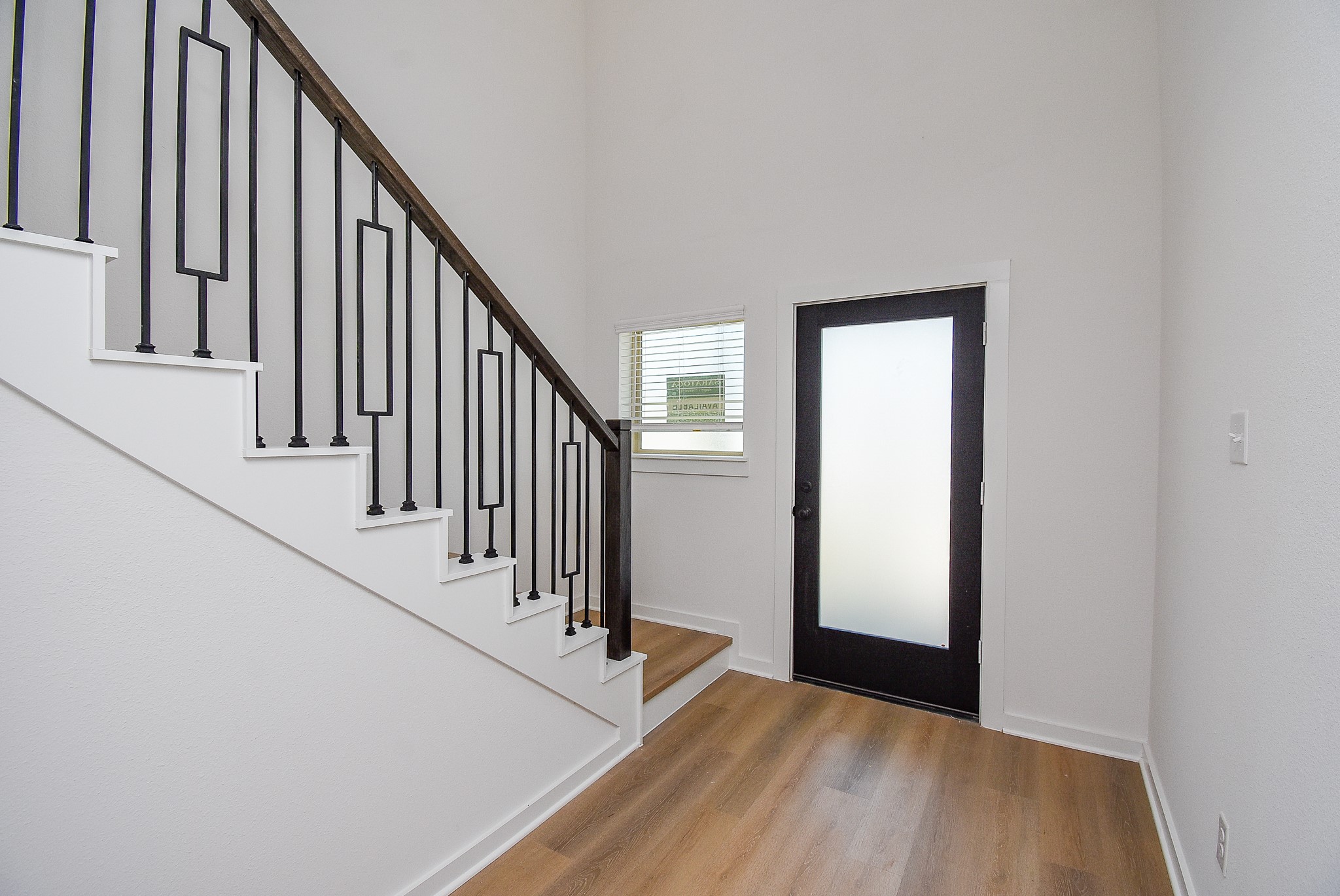 6418 Pomona Court Property Photo 8
