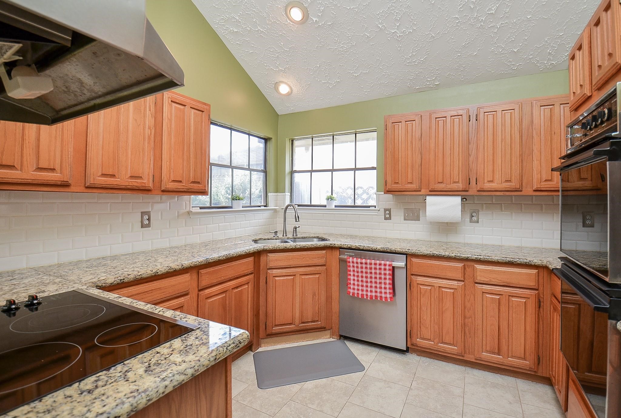 2115 Echo Ridge Property Photo 4