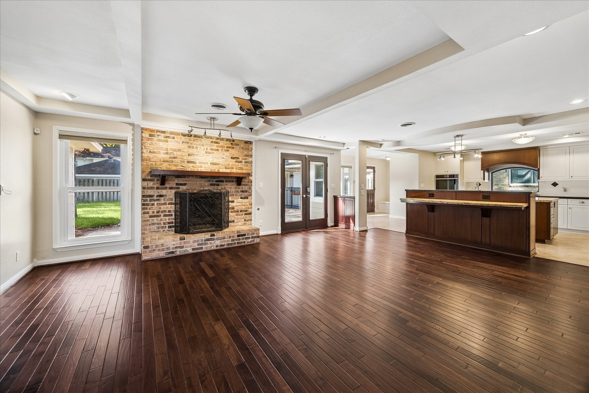 13811 Woodthorpe Lane Property Photo 2