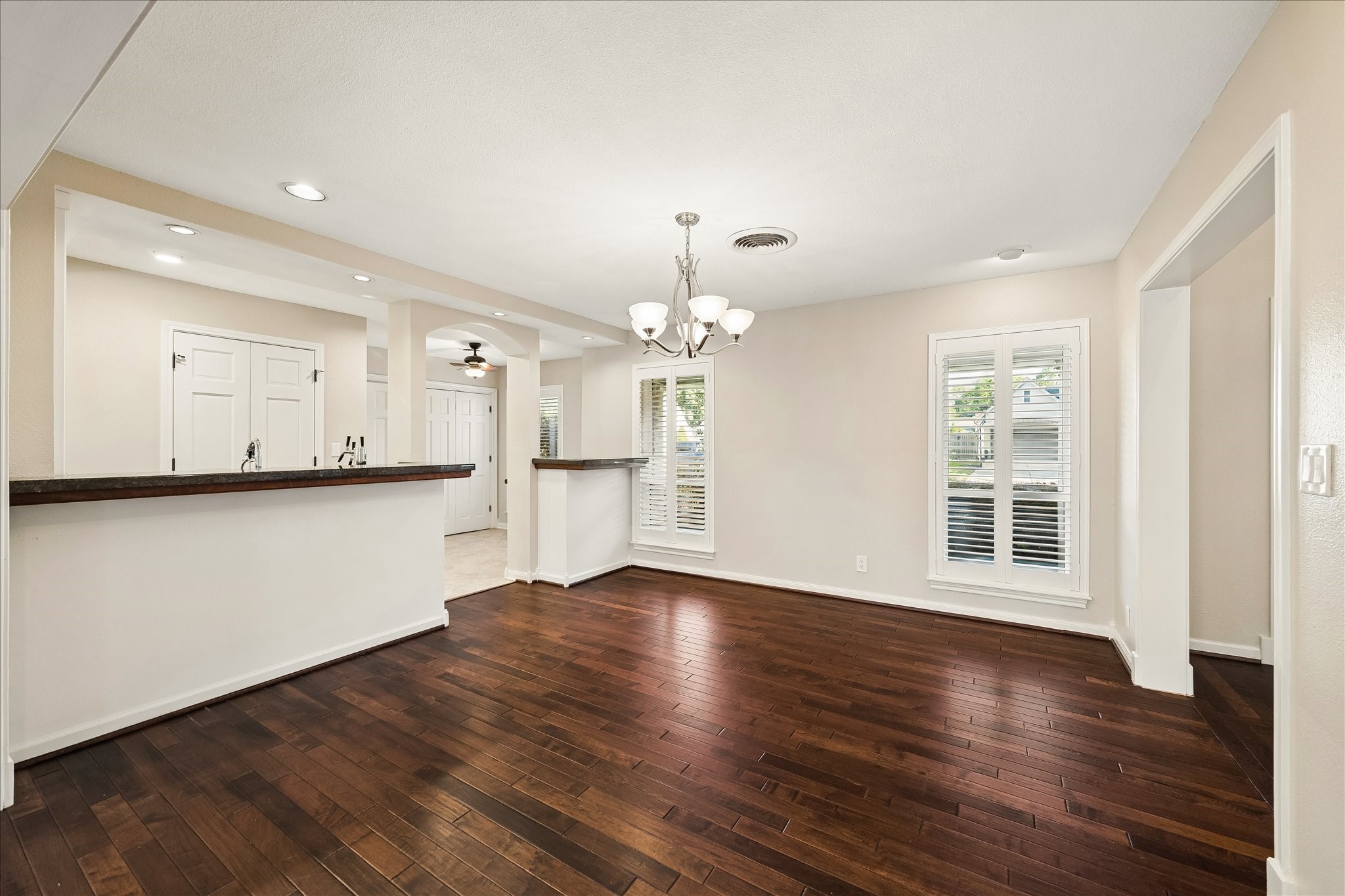 13811 Woodthorpe Lane Property Photo 9