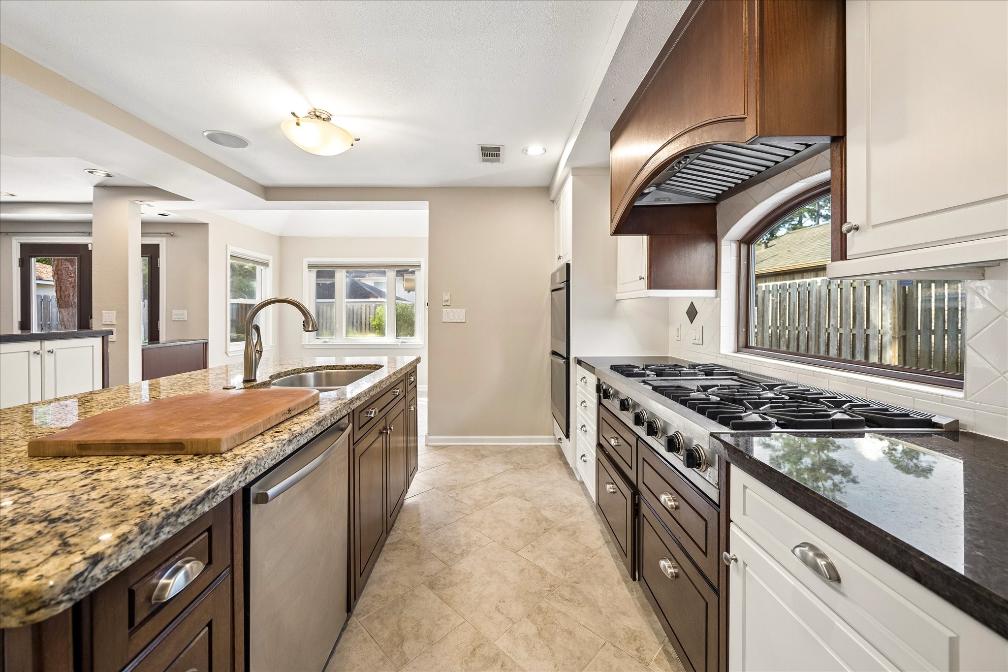13811 Woodthorpe Lane Property Photo 13