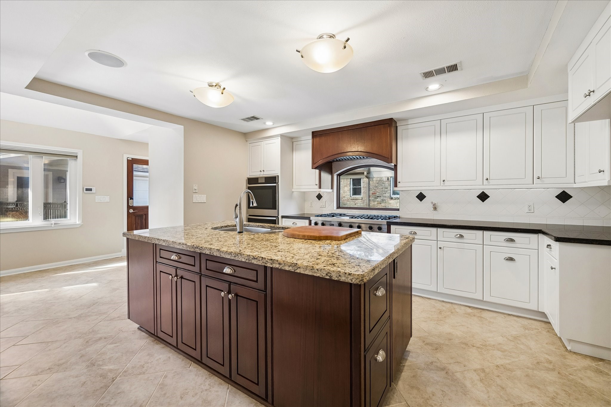 13811 Woodthorpe Lane Property Photo 14