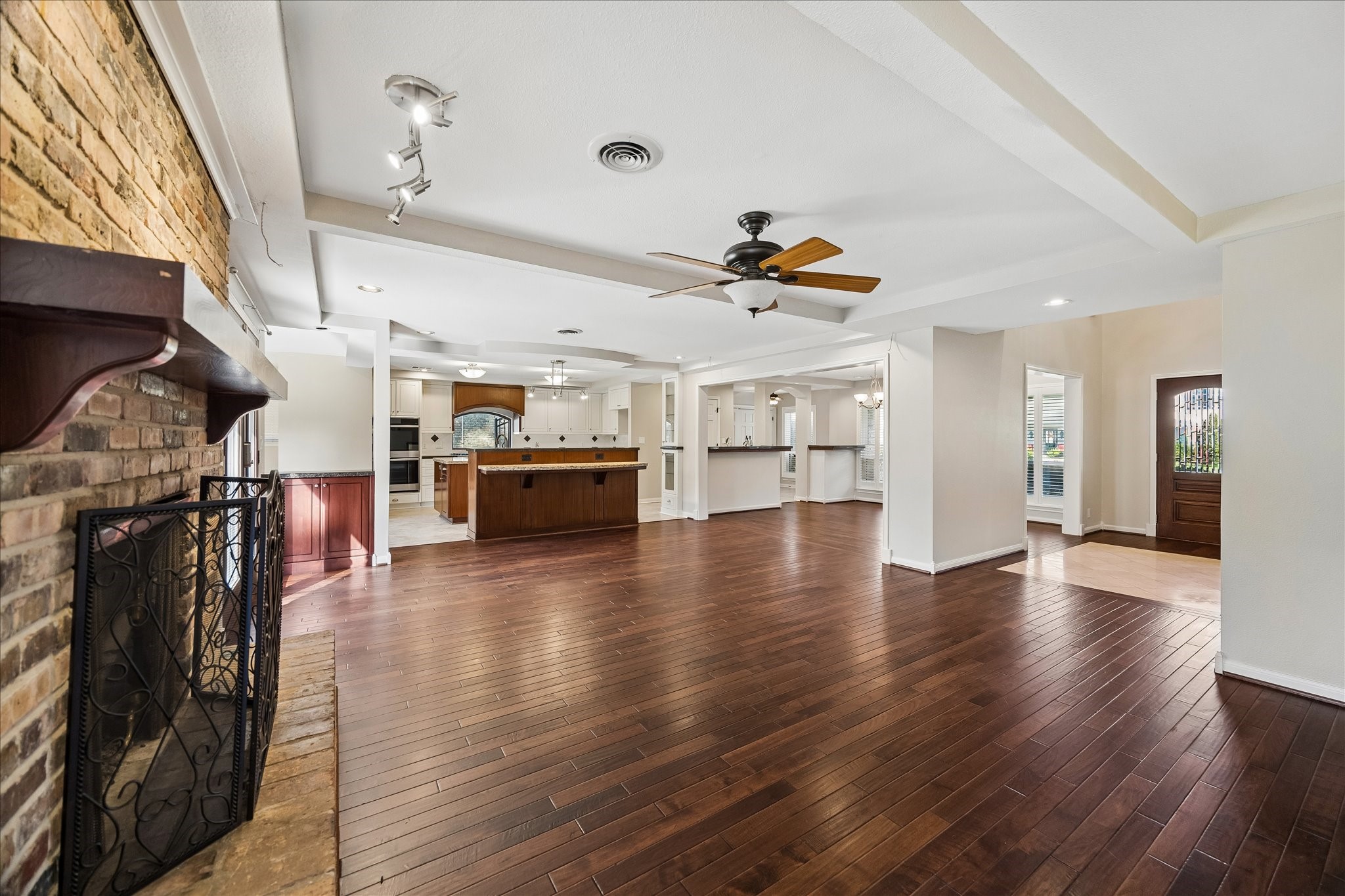 13811 Woodthorpe Lane Property Photo 16