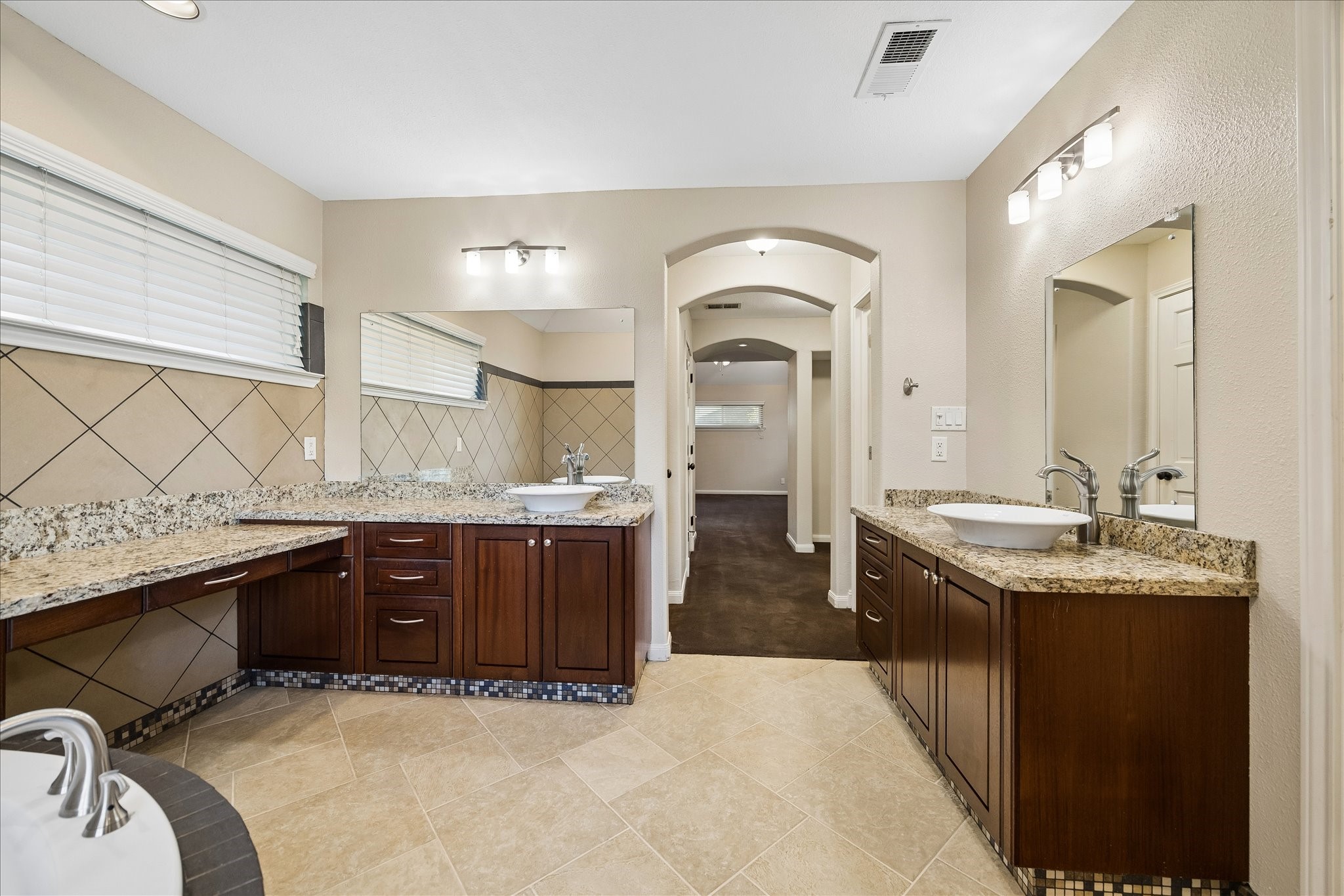 13811 Woodthorpe Lane Property Photo 21