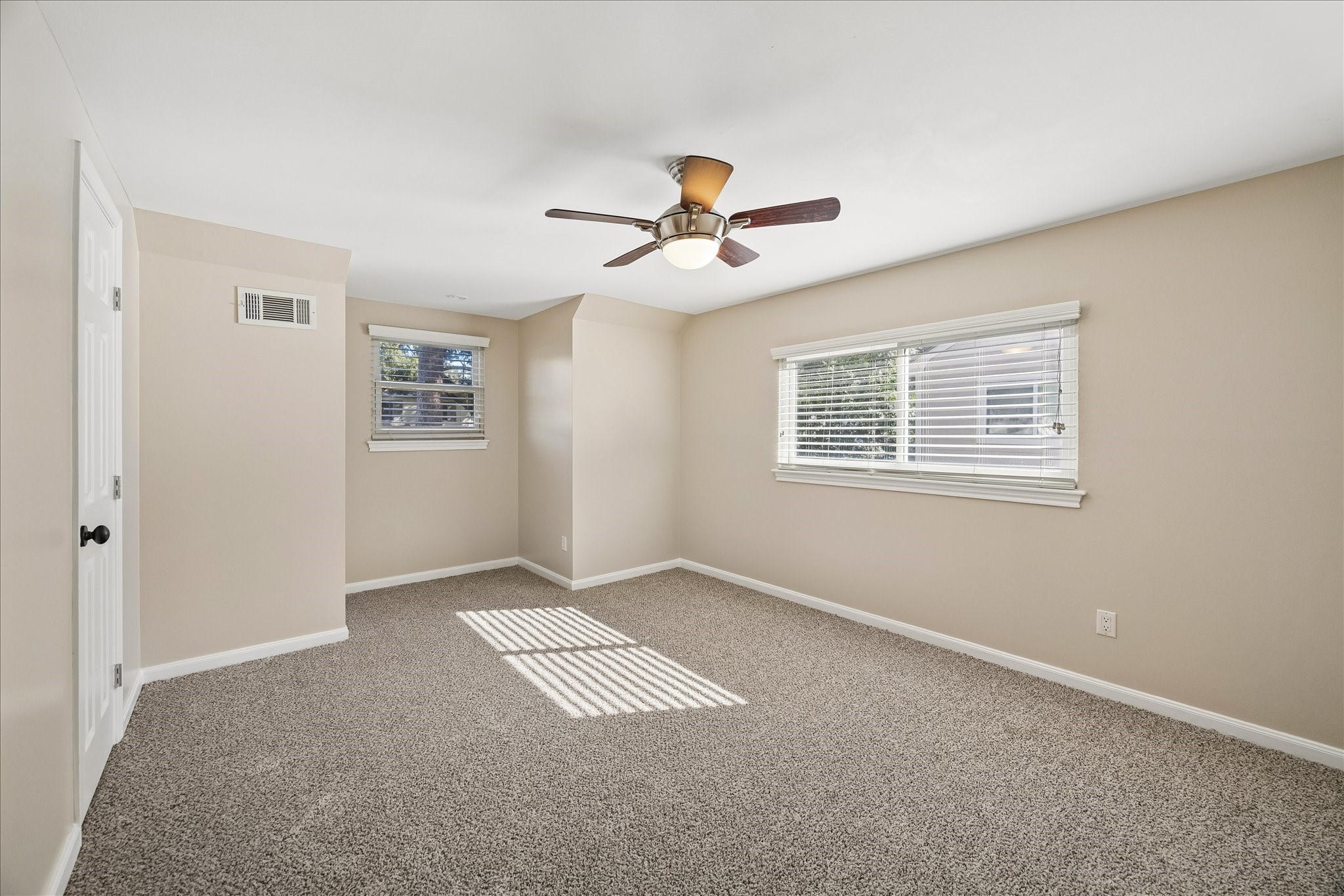 13811 Woodthorpe Lane Property Photo 24