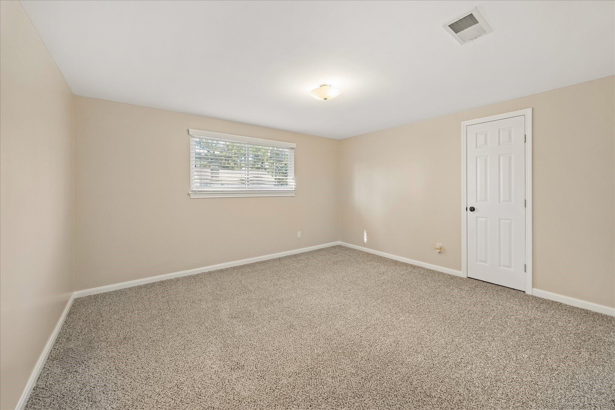 13811 Woodthorpe Lane Property Photo 26