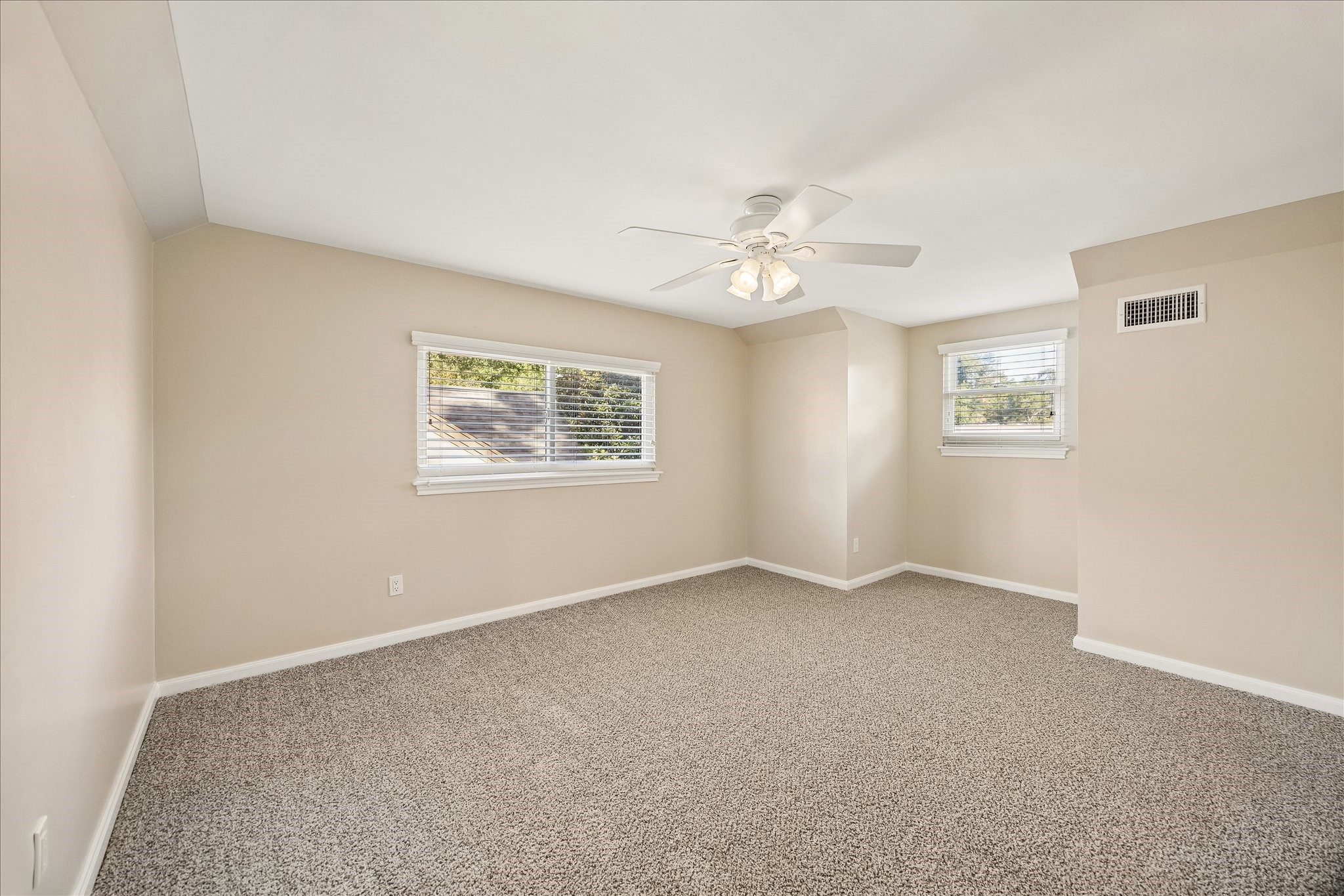 13811 Woodthorpe Lane Property Photo 27