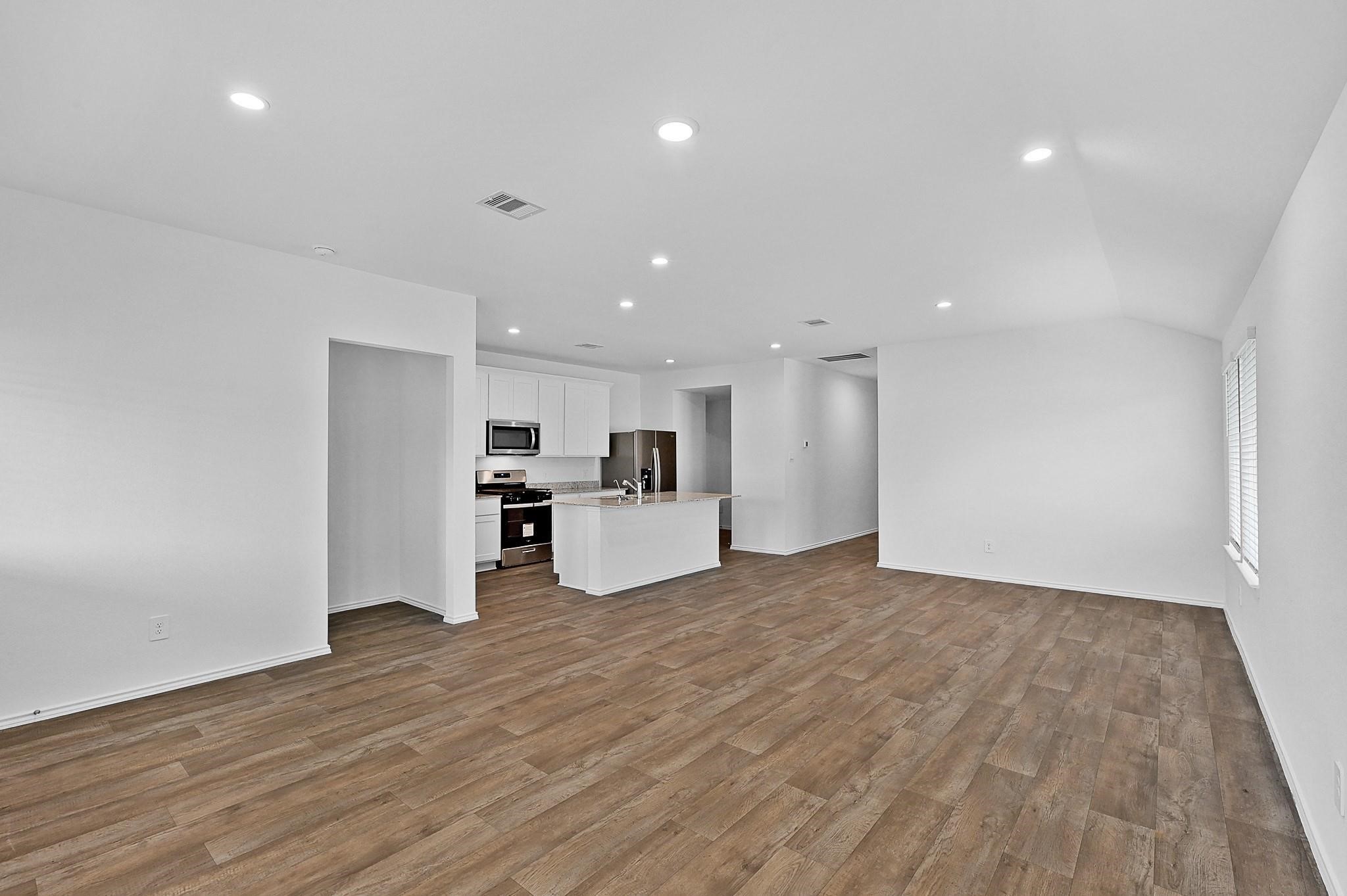 4219 Bedwyn Bay Property Photo 7