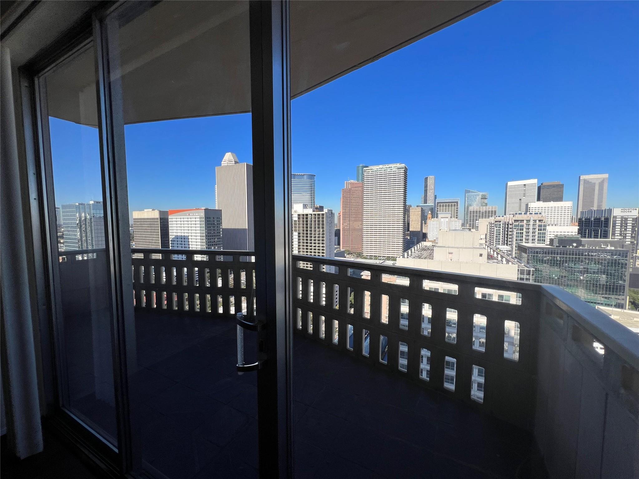 2016 Main Street # 2405, Houston TX 77002 Property Photo 1