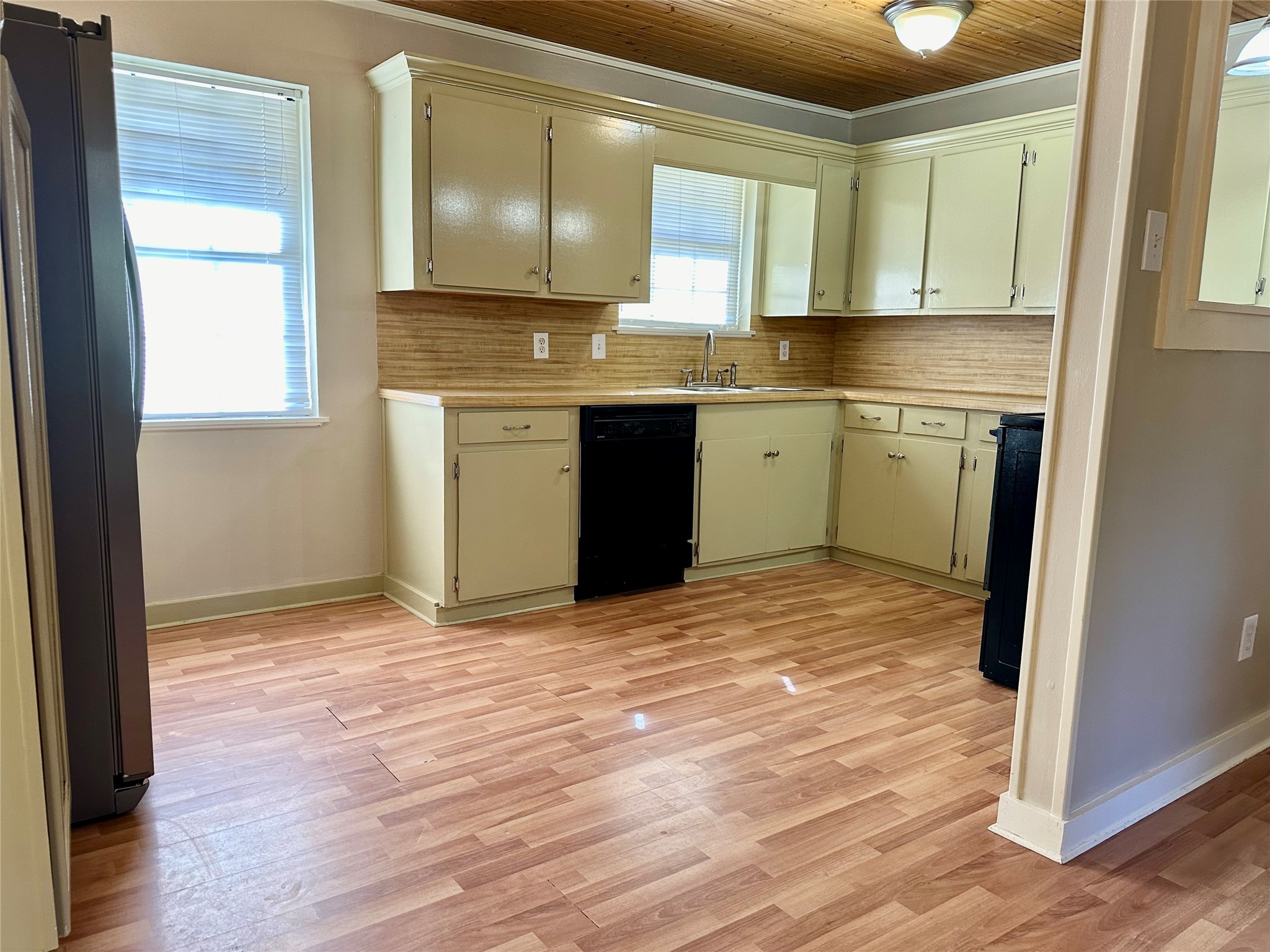 133 County Road 1028 Property Photo 5