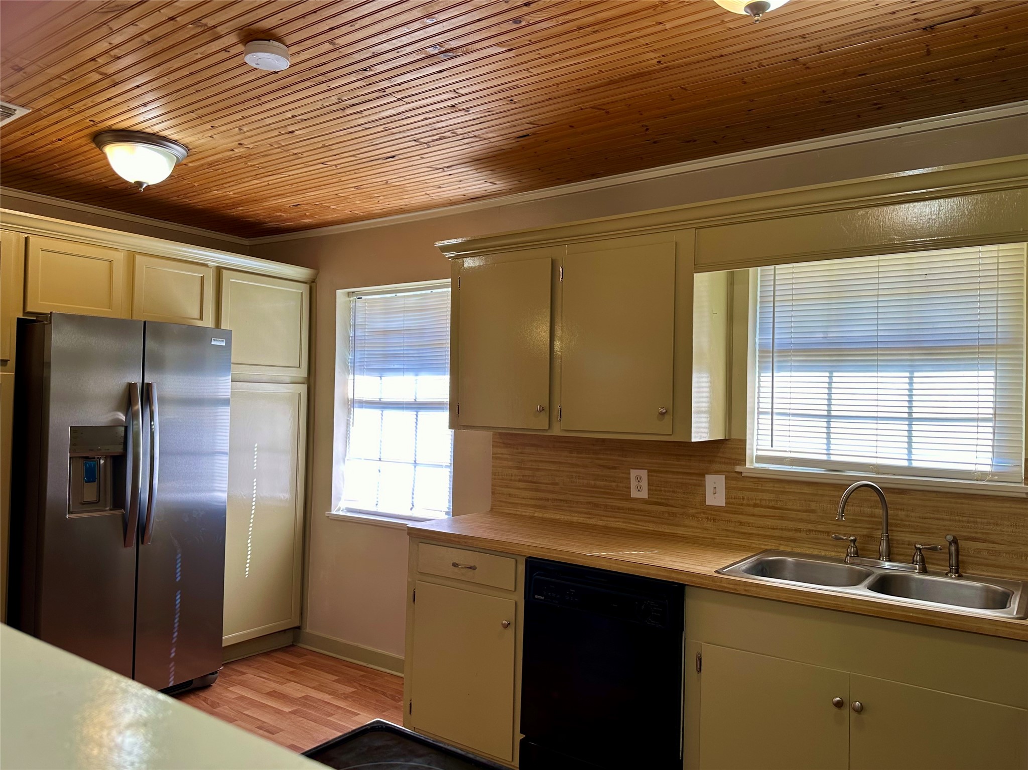 133 County Road 1028 Property Photo 6