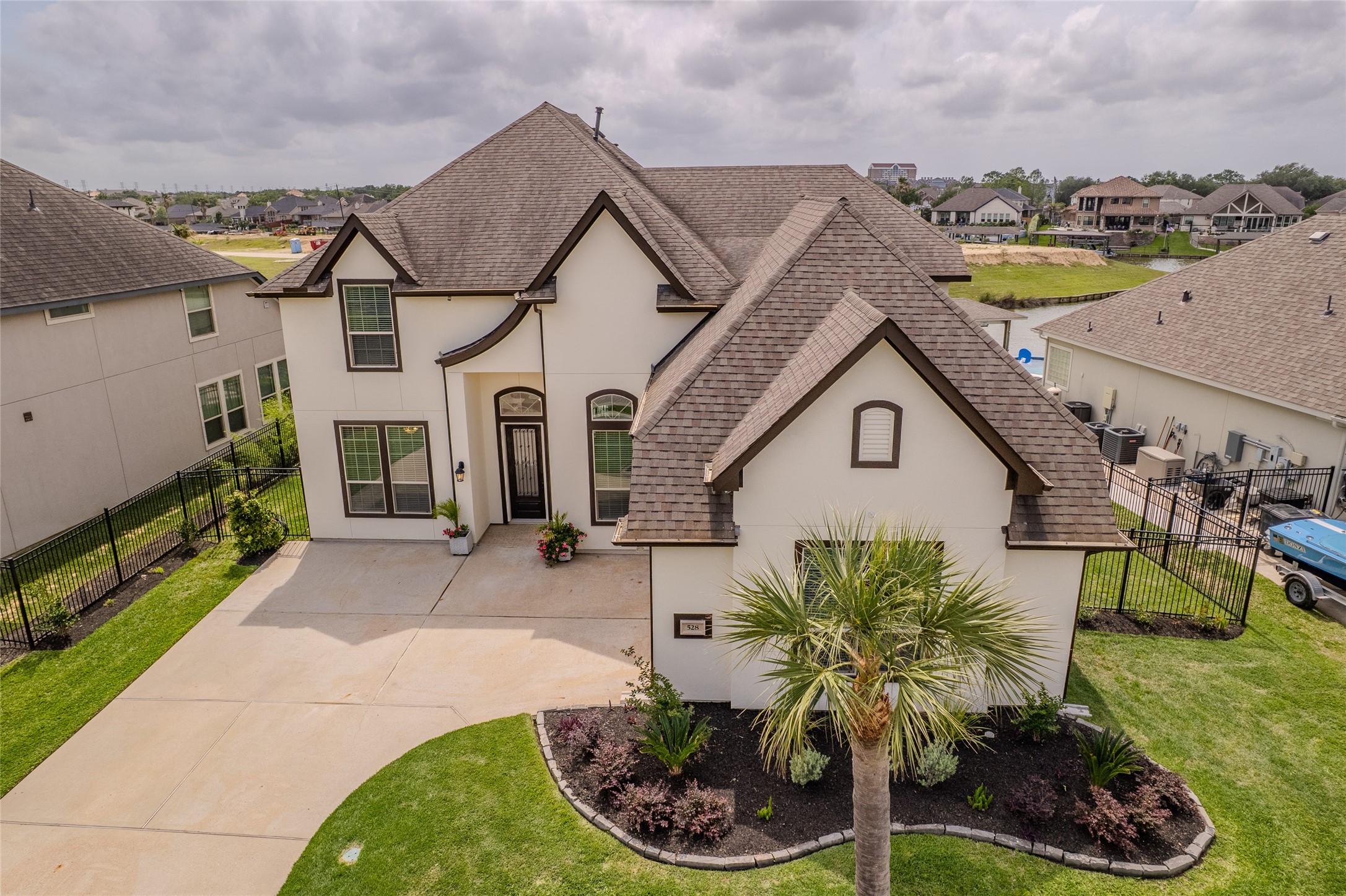 528 Amalfi Drive Property Photo