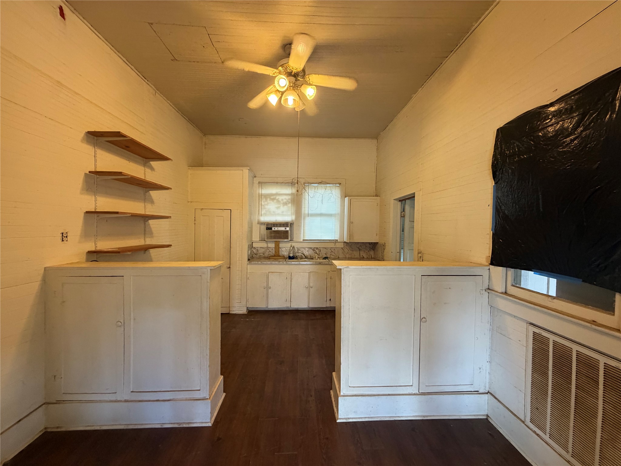 505 W Buck Street Property Photo 10