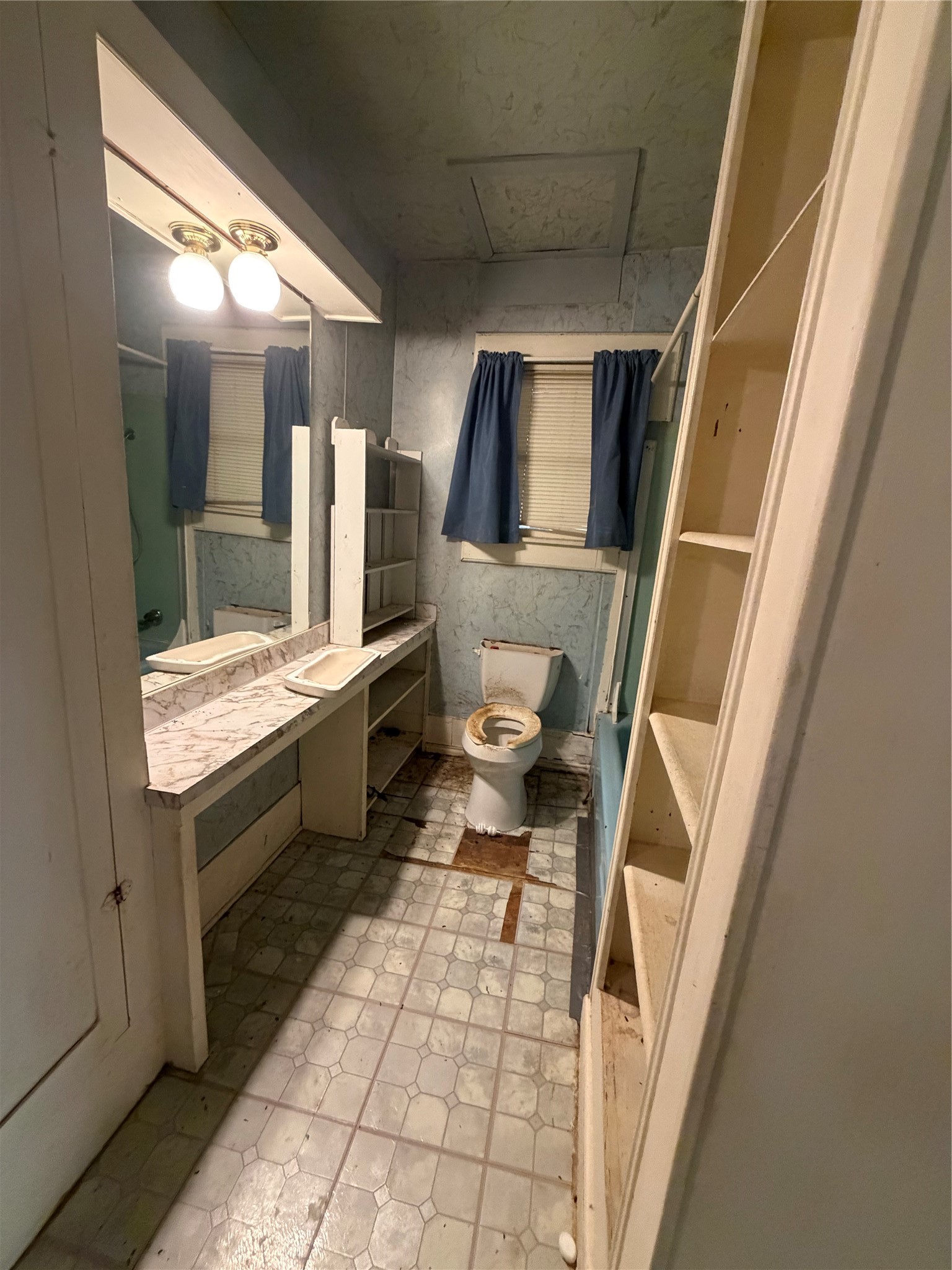 505 W Buck Street Property Photo 40