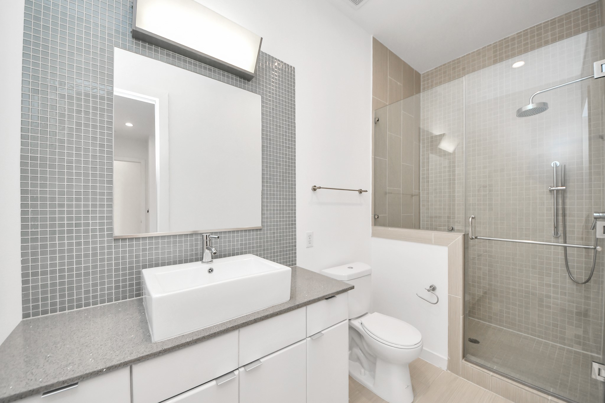 207 Pierce Street 301 Property Photo 9