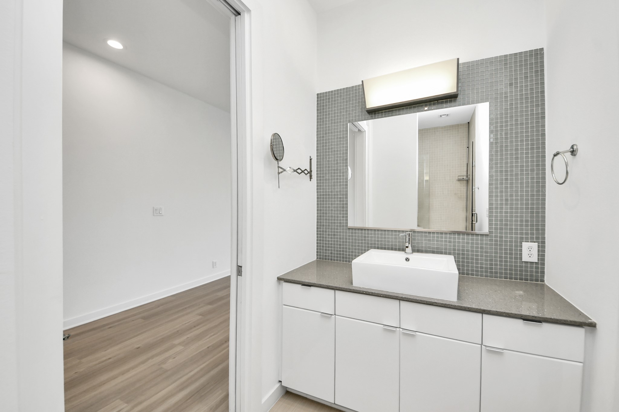 207 Pierce Street 301 Property Photo 26