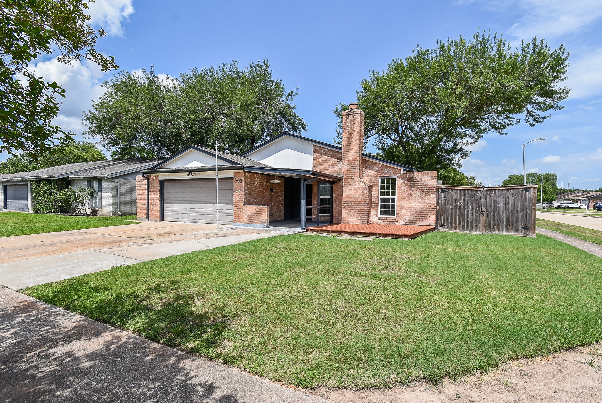 1102 Ashdale Drive Property Photo 2