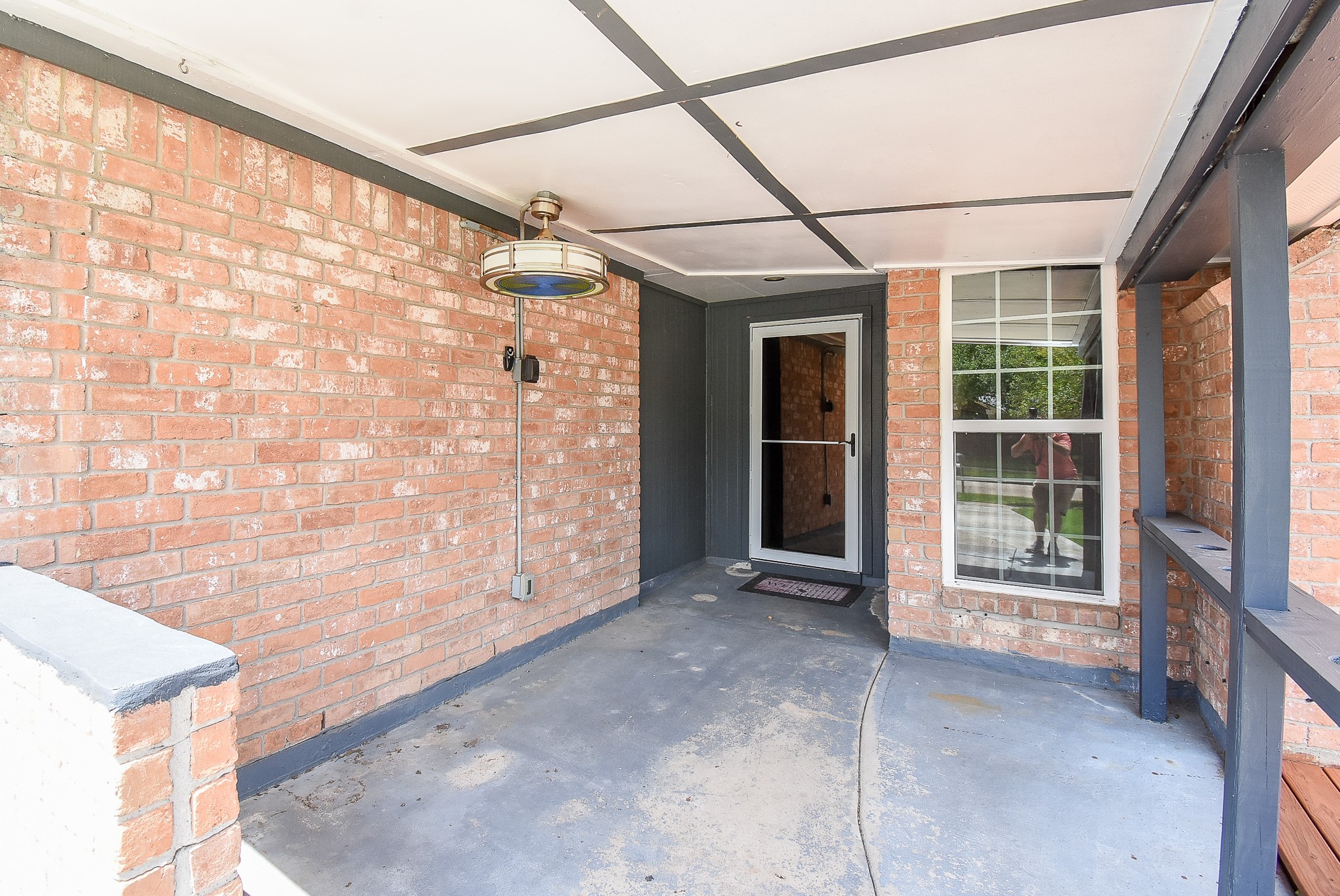 1102 Ashdale Drive Property Photo 3