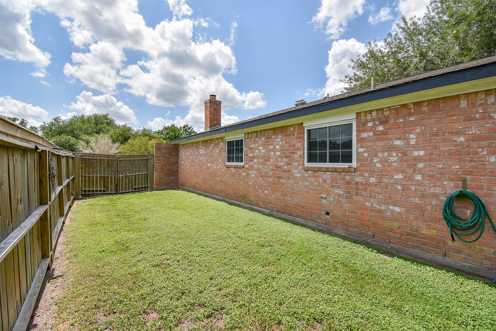 1102 Ashdale Drive Property Photo 4