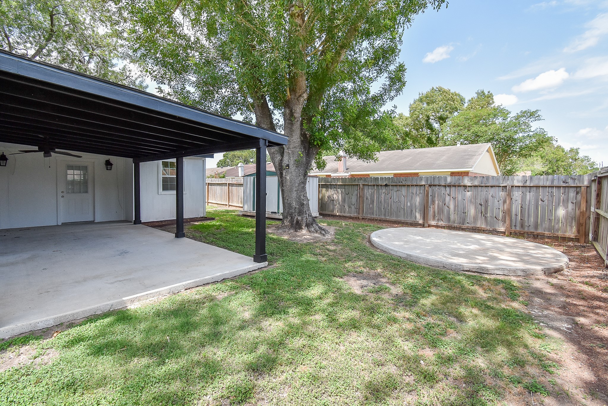1102 Ashdale Drive Property Photo 5