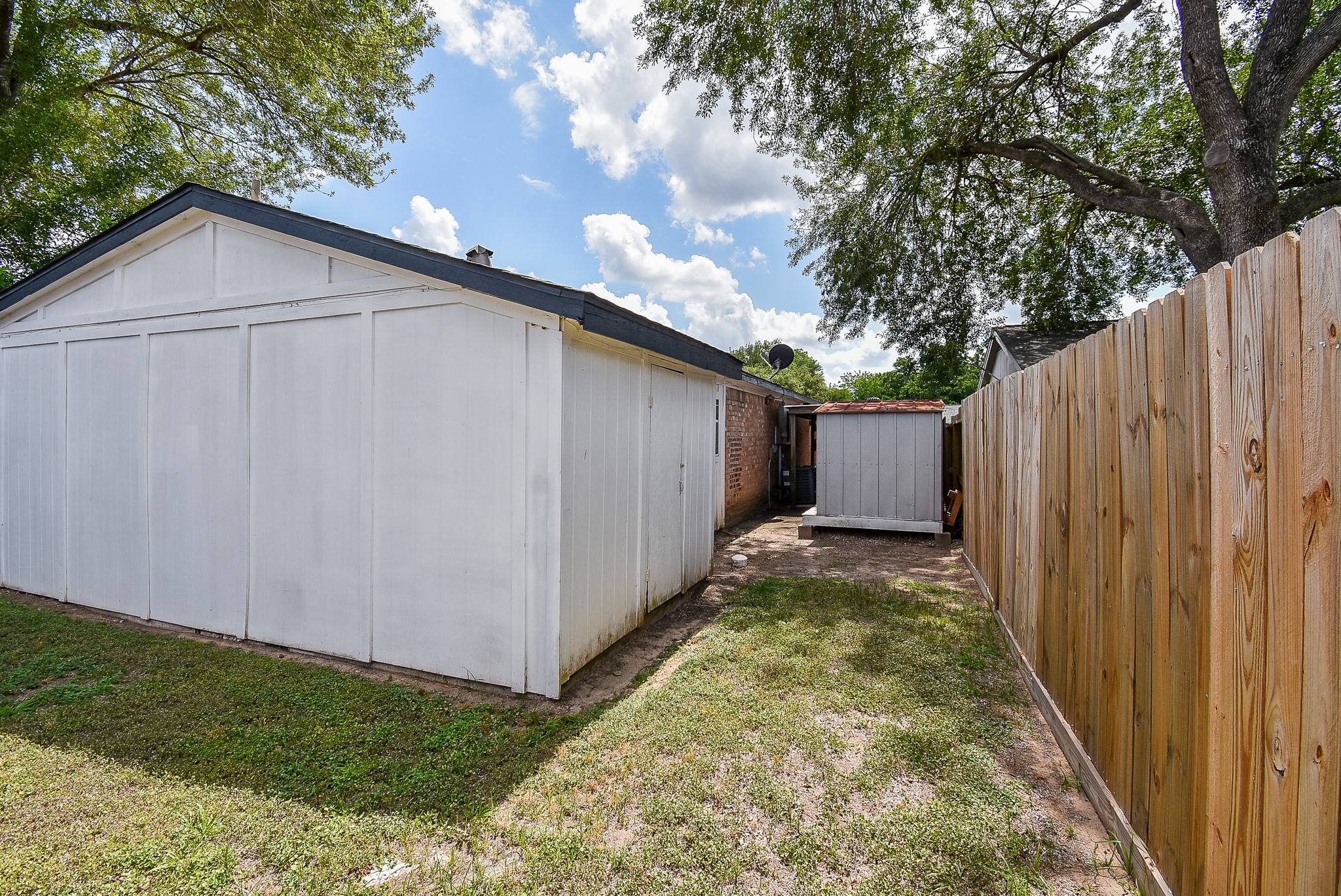 1102 Ashdale Drive Property Photo 6