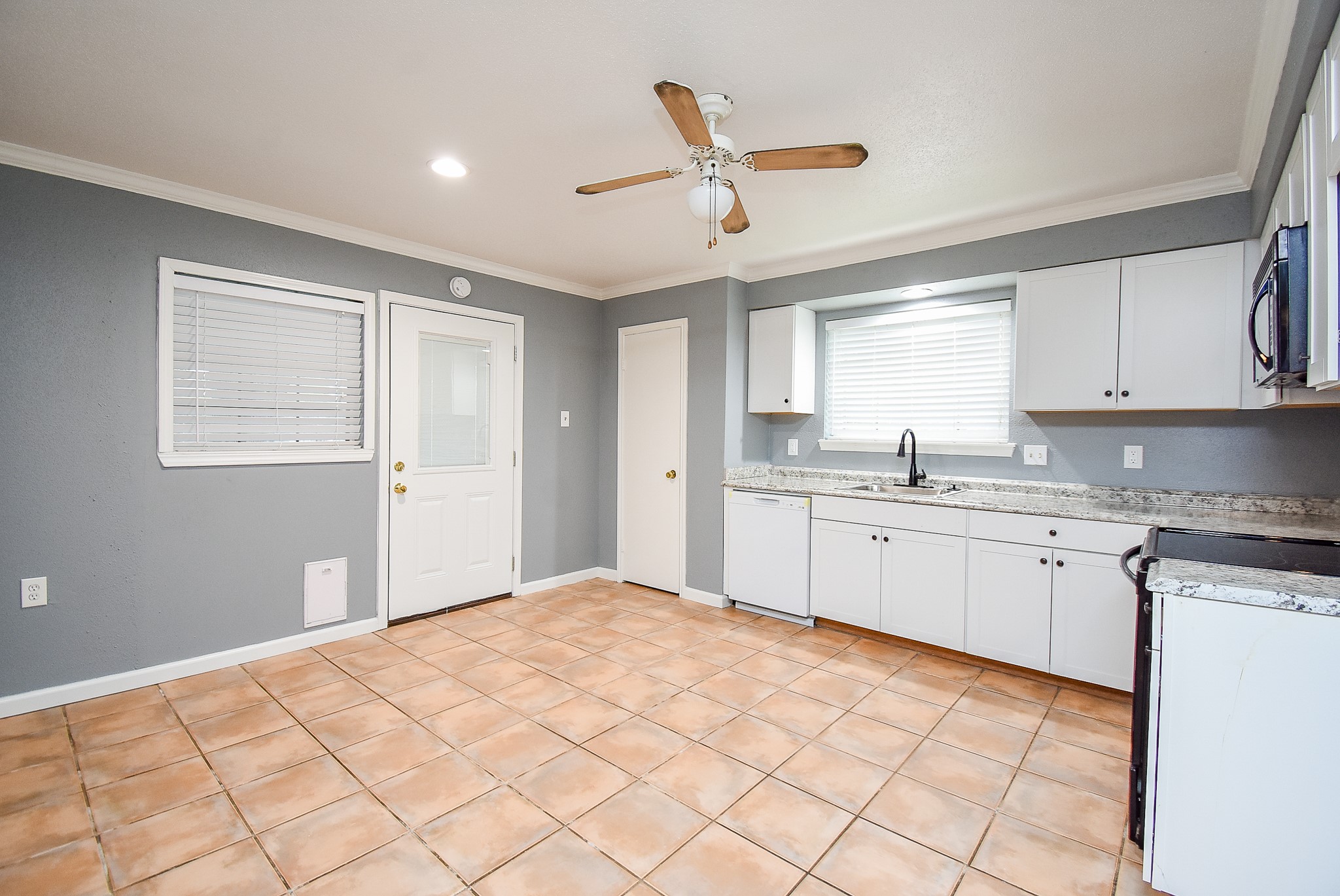 1102 Ashdale Drive Property Photo 12