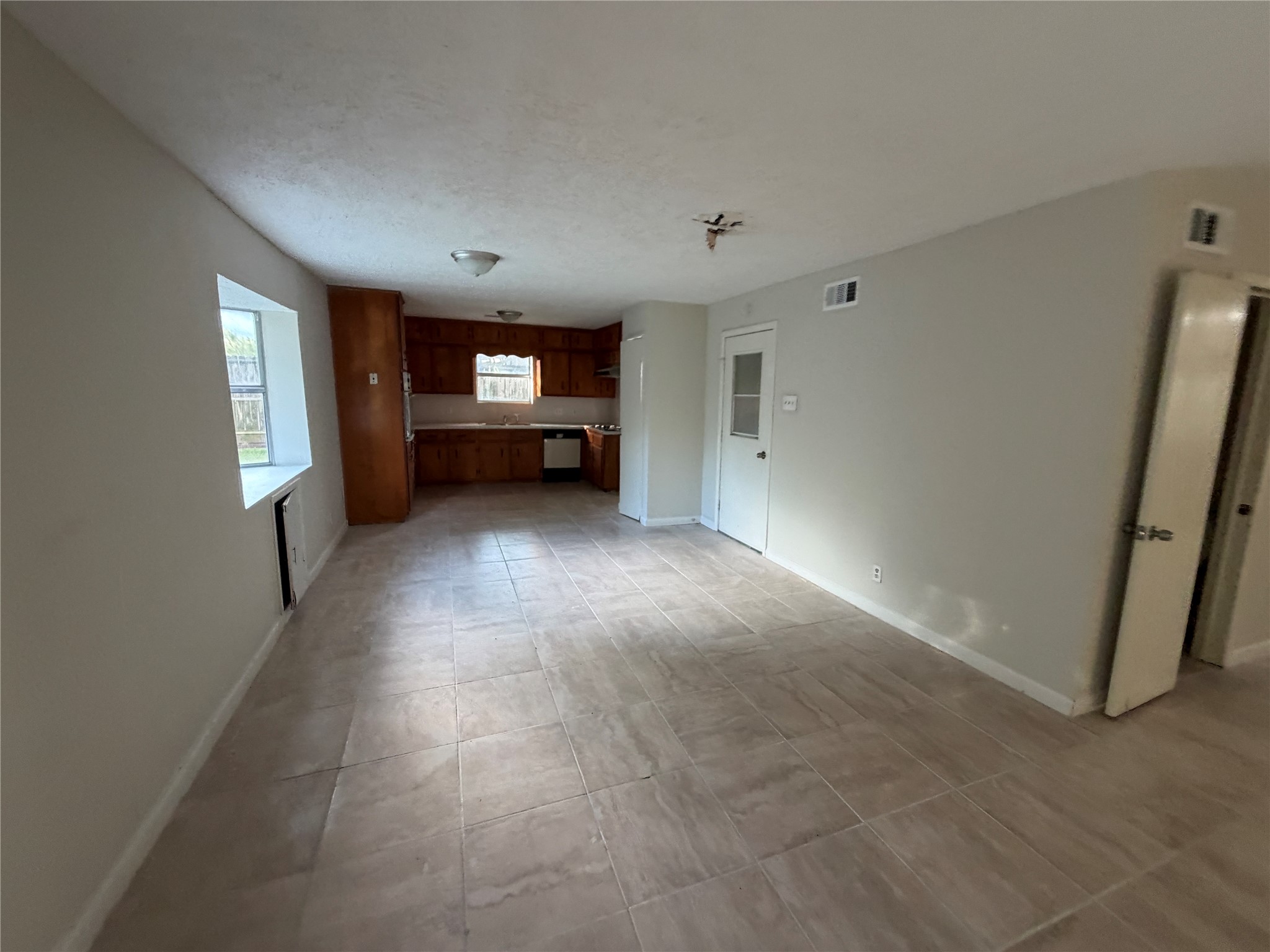501 S Holmes Street Property Photo 9