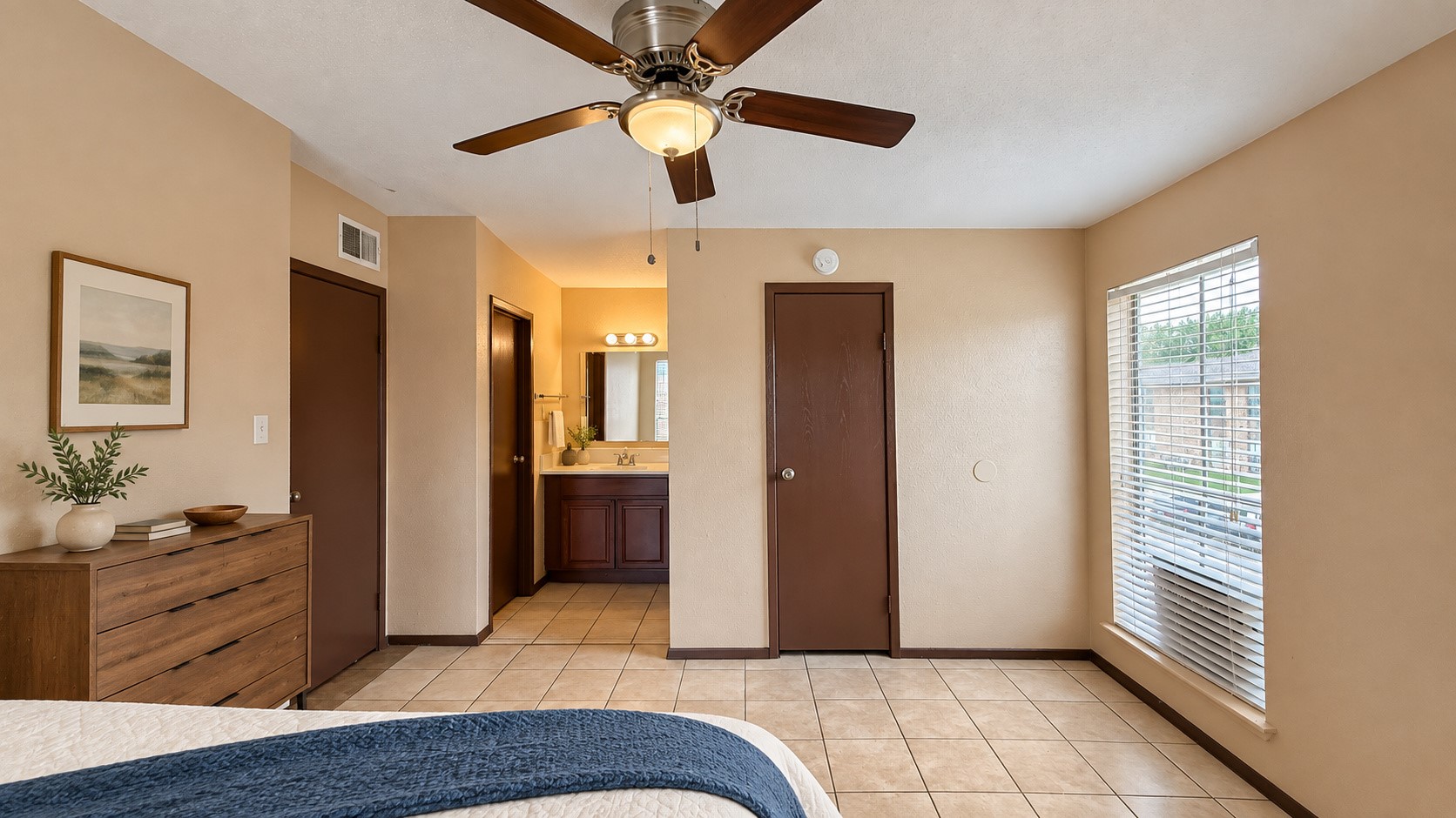 13480 S Thorntree Drive 316 Property Photo 7
