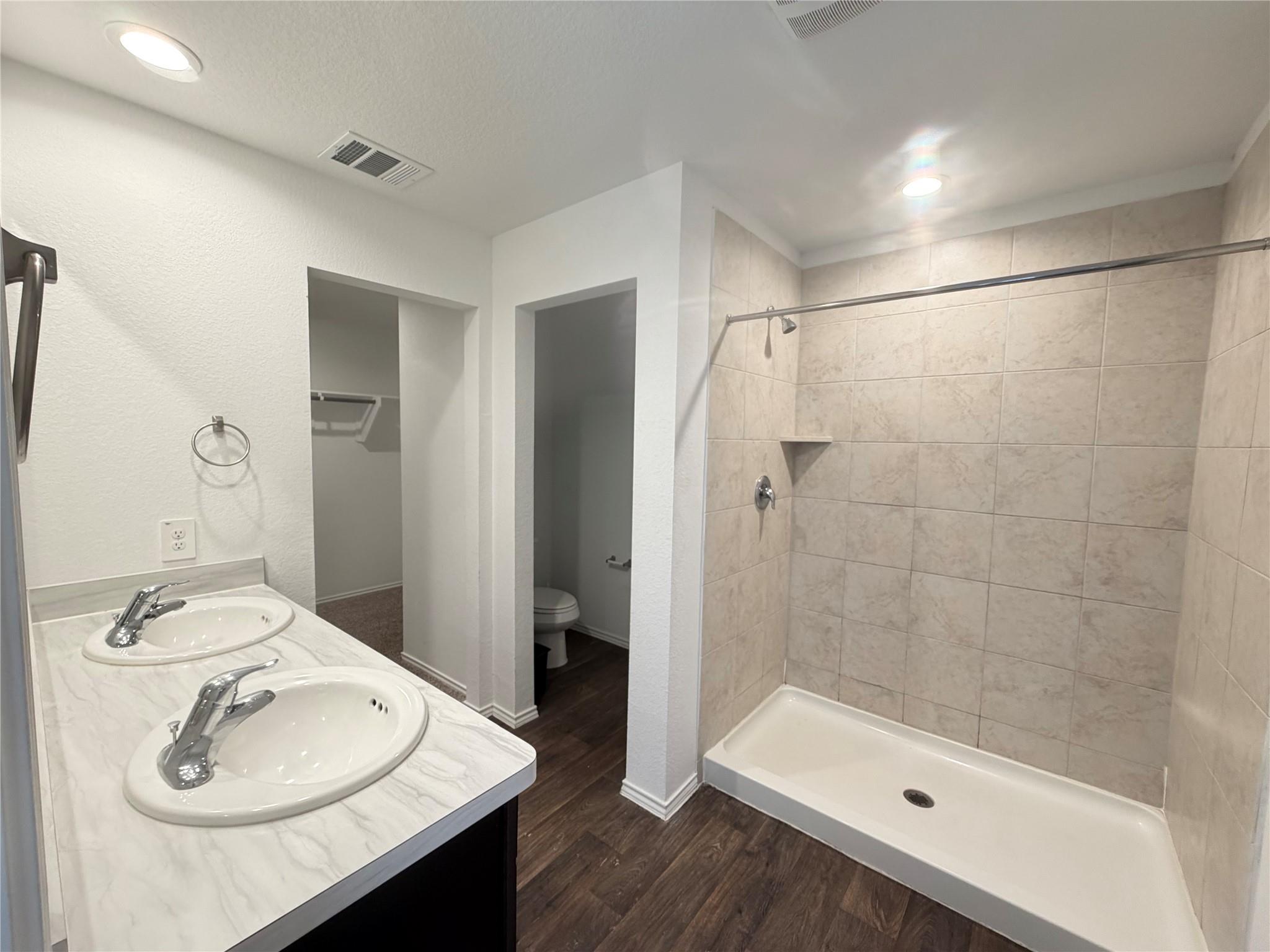 14858 Cypress Hollow Drive Property Photo 8