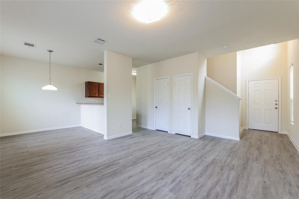 5814 Northern Oak Street Property Photo 6