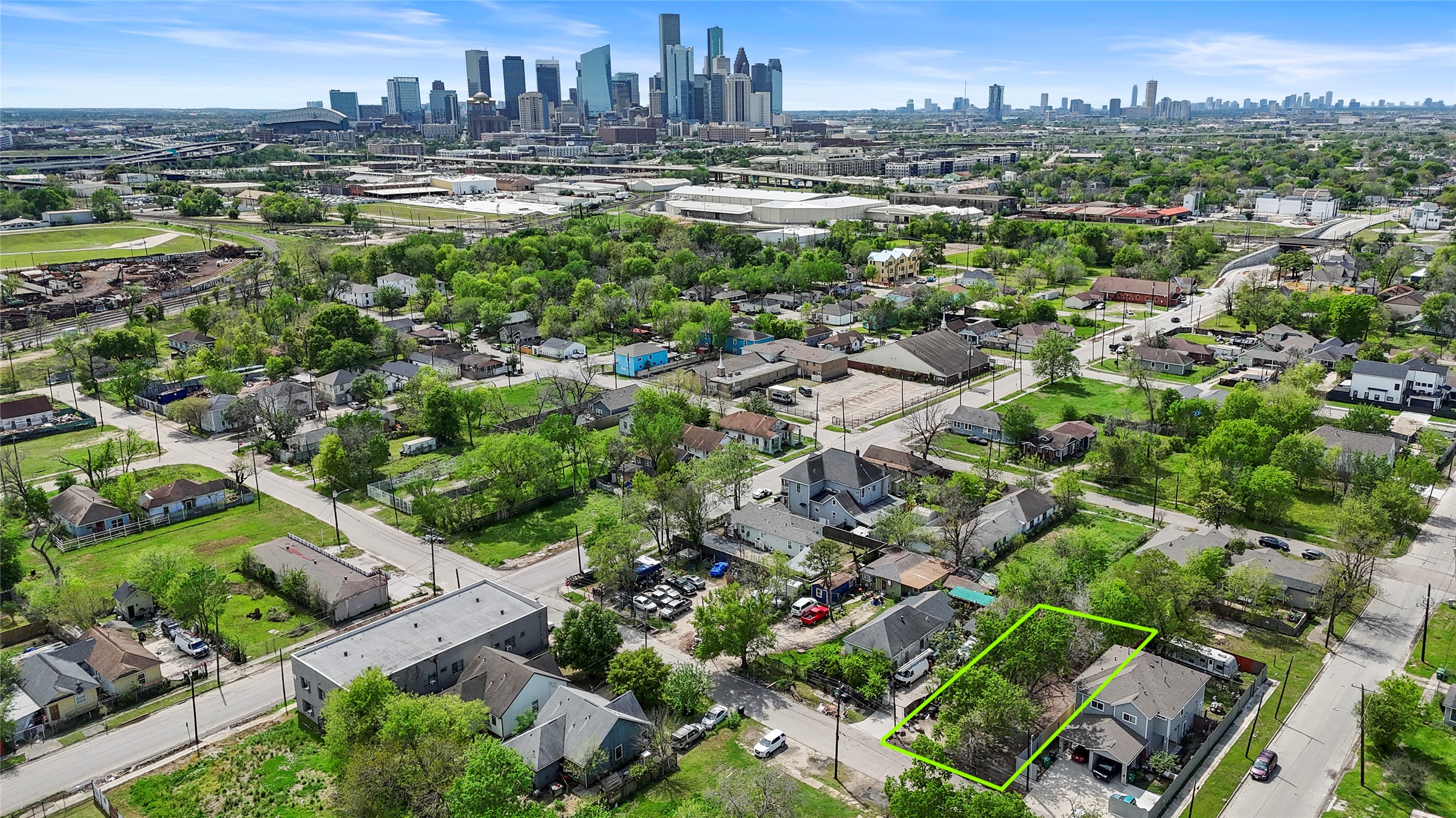 1917 Davis Street Property Photo 1
