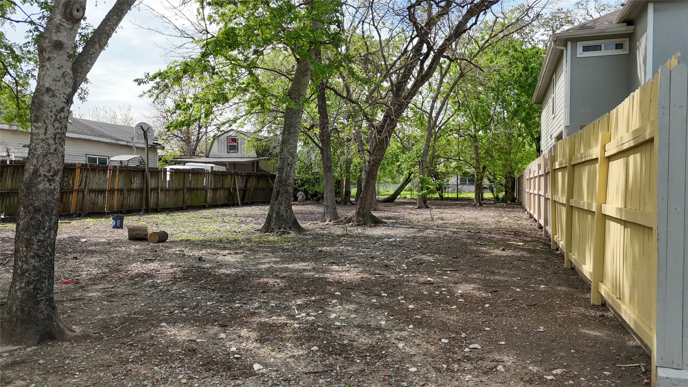1917 Davis Street Property Photo 3