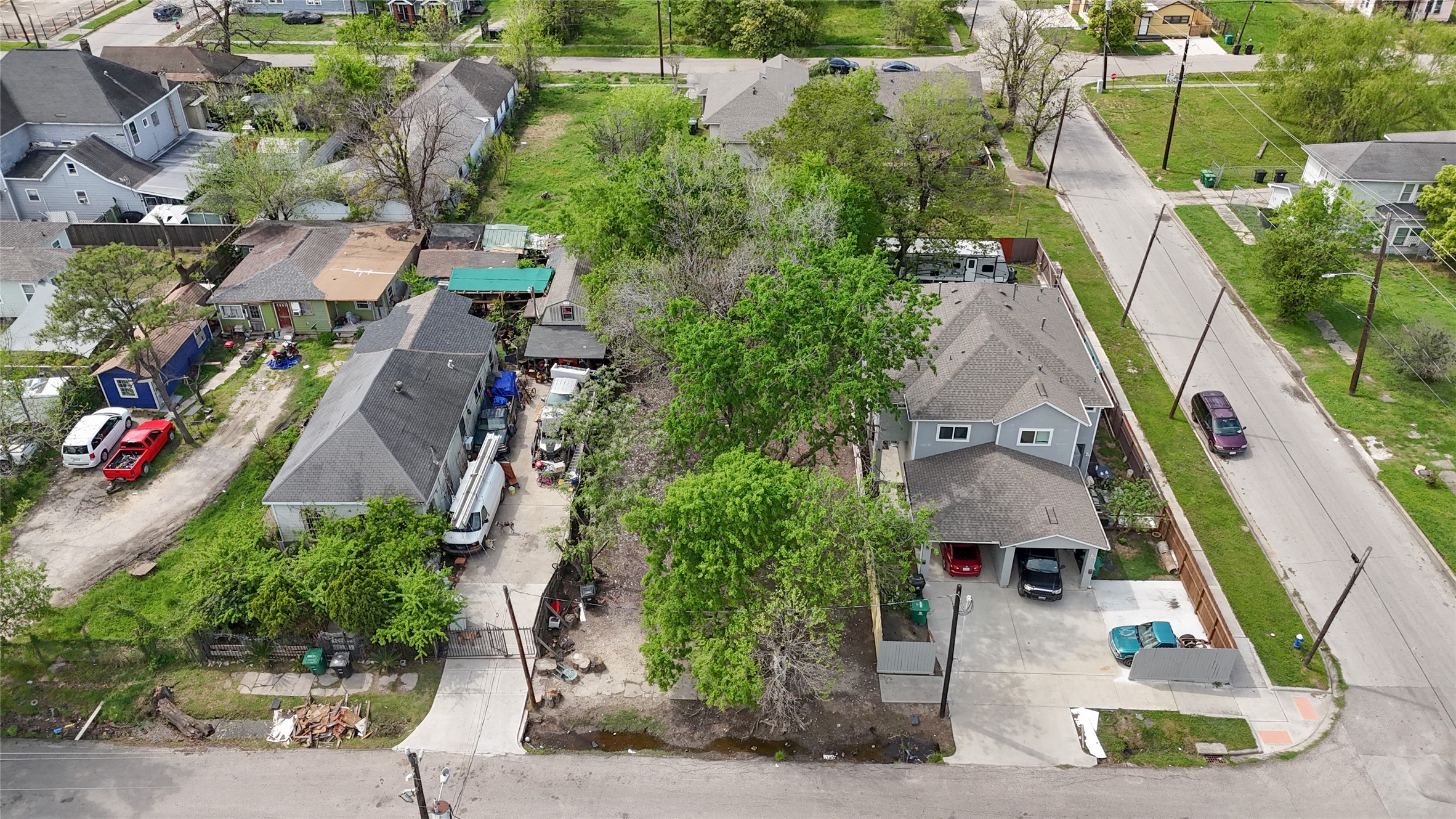 1917 Davis Street Property Photo 4