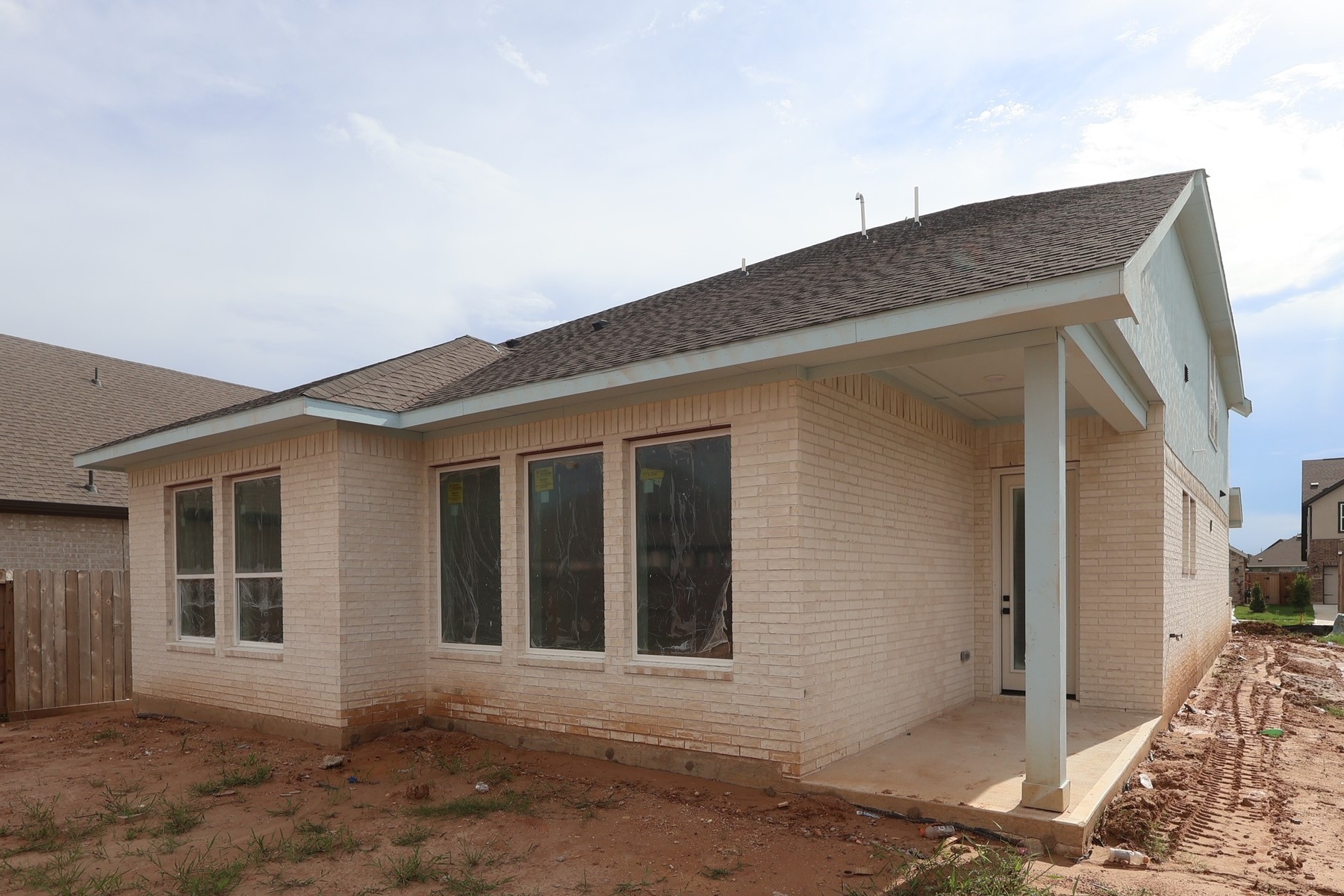2807 Garden Meadow Street Property Photo 3