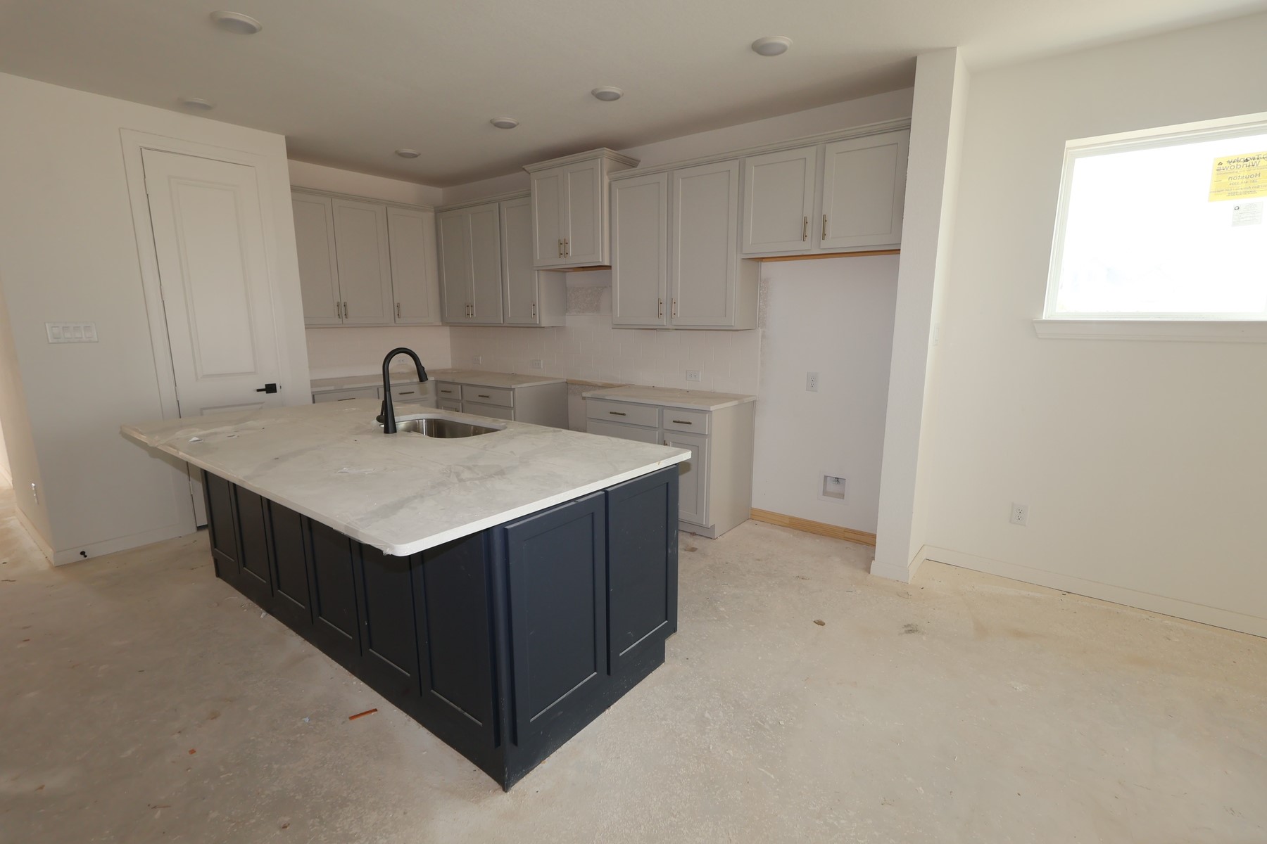2807 Garden Meadow Street Property Photo 9