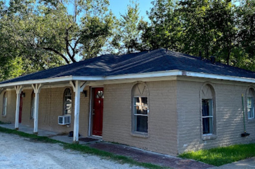 9325 Kentshire Drive B Property Photo 1