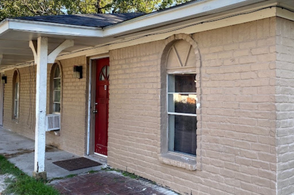 9325 Kentshire Drive B Property Photo 2