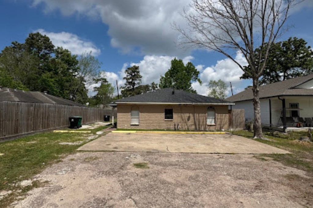 9325 Kentshire Drive B Property Photo 9
