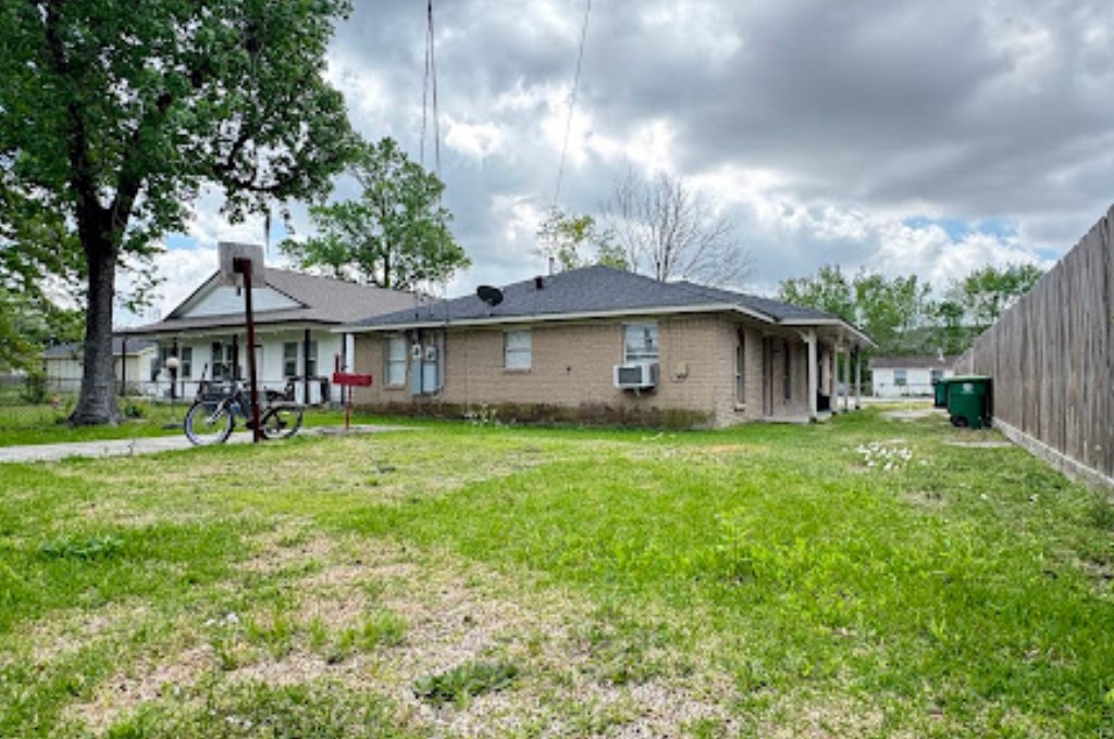 9325 Kentshire Drive B Property Photo 12